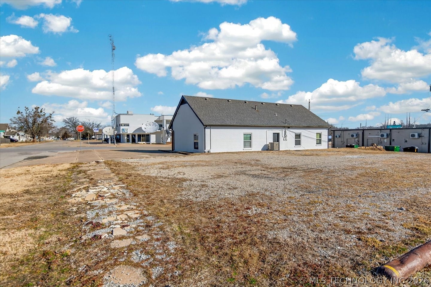 1201 Se Frank Phillips Boulevard Property Photo 3