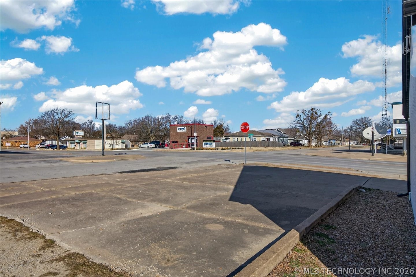 1201 Se Frank Phillips Boulevard Property Photo 5