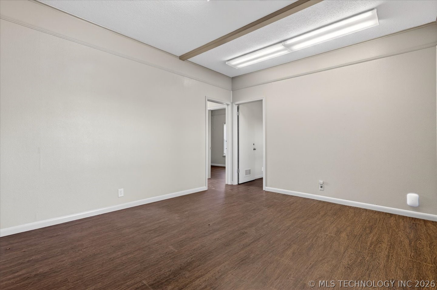 1201 Se Frank Phillips Boulevard Property Photo 9