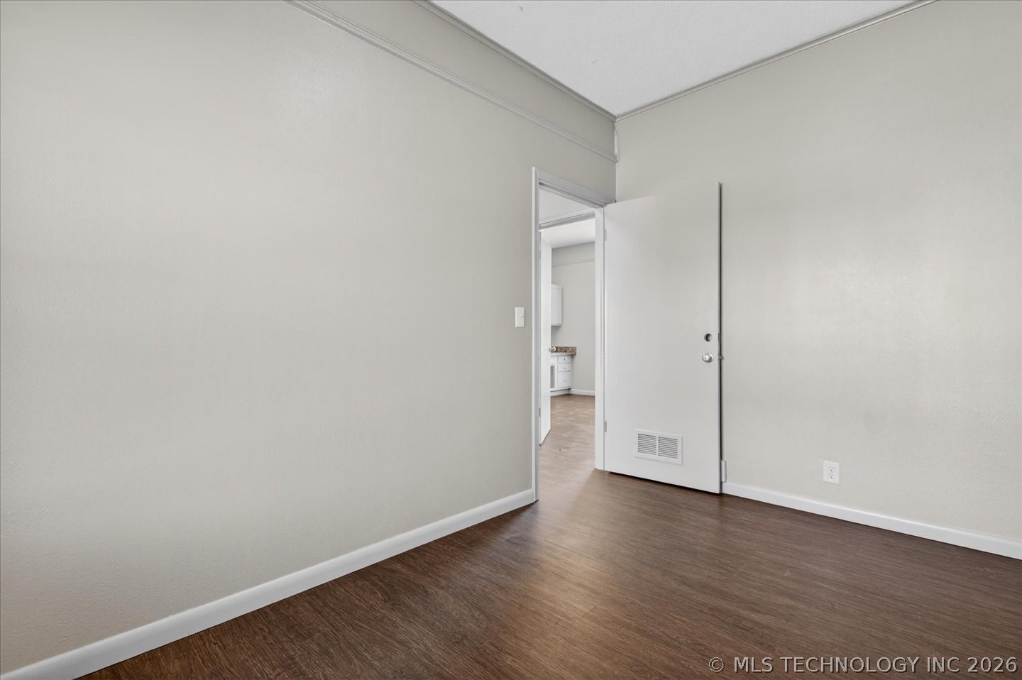 1201 Se Frank Phillips Boulevard Property Photo 13