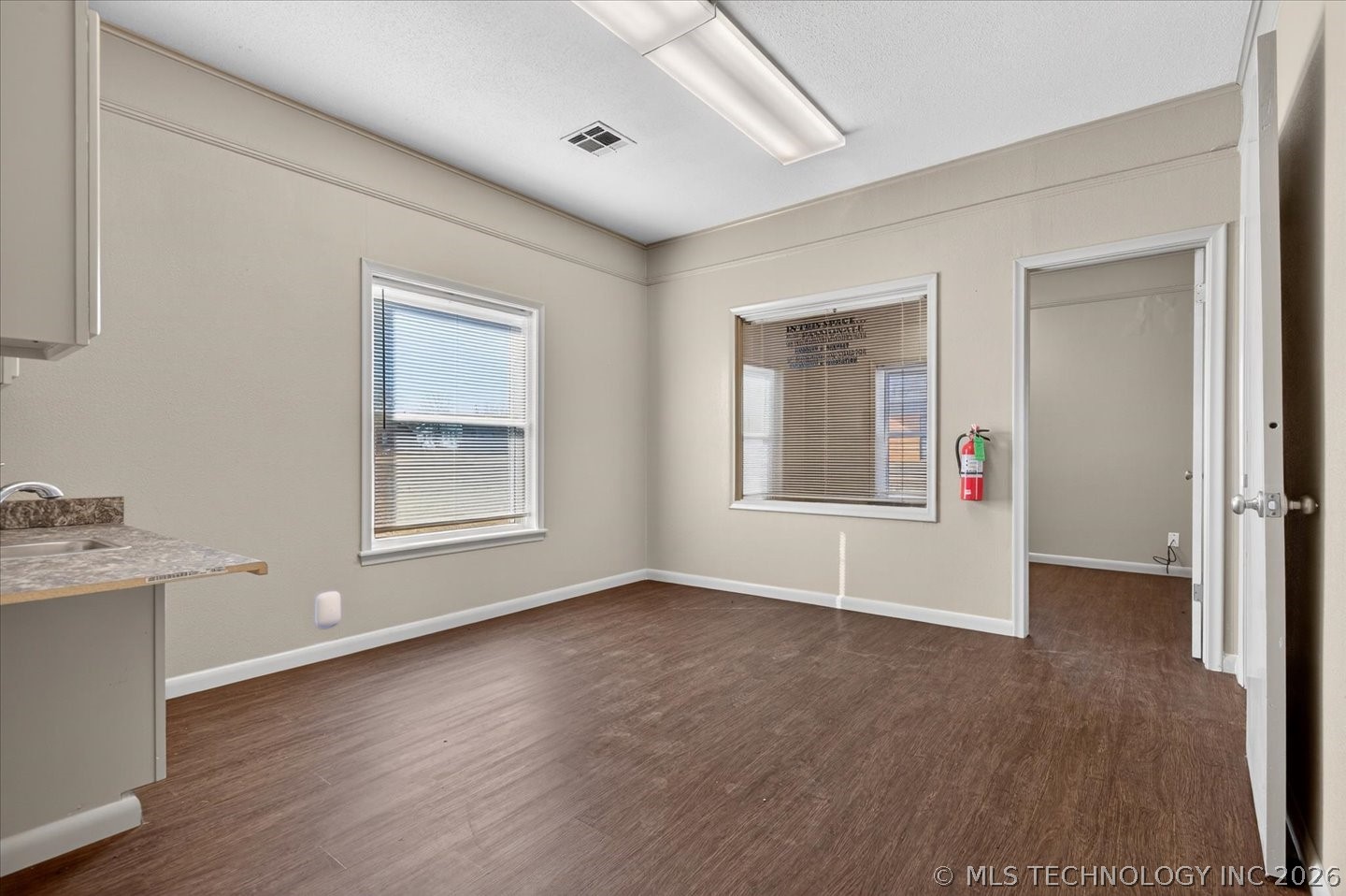 1201 Se Frank Phillips Boulevard Property Photo 19