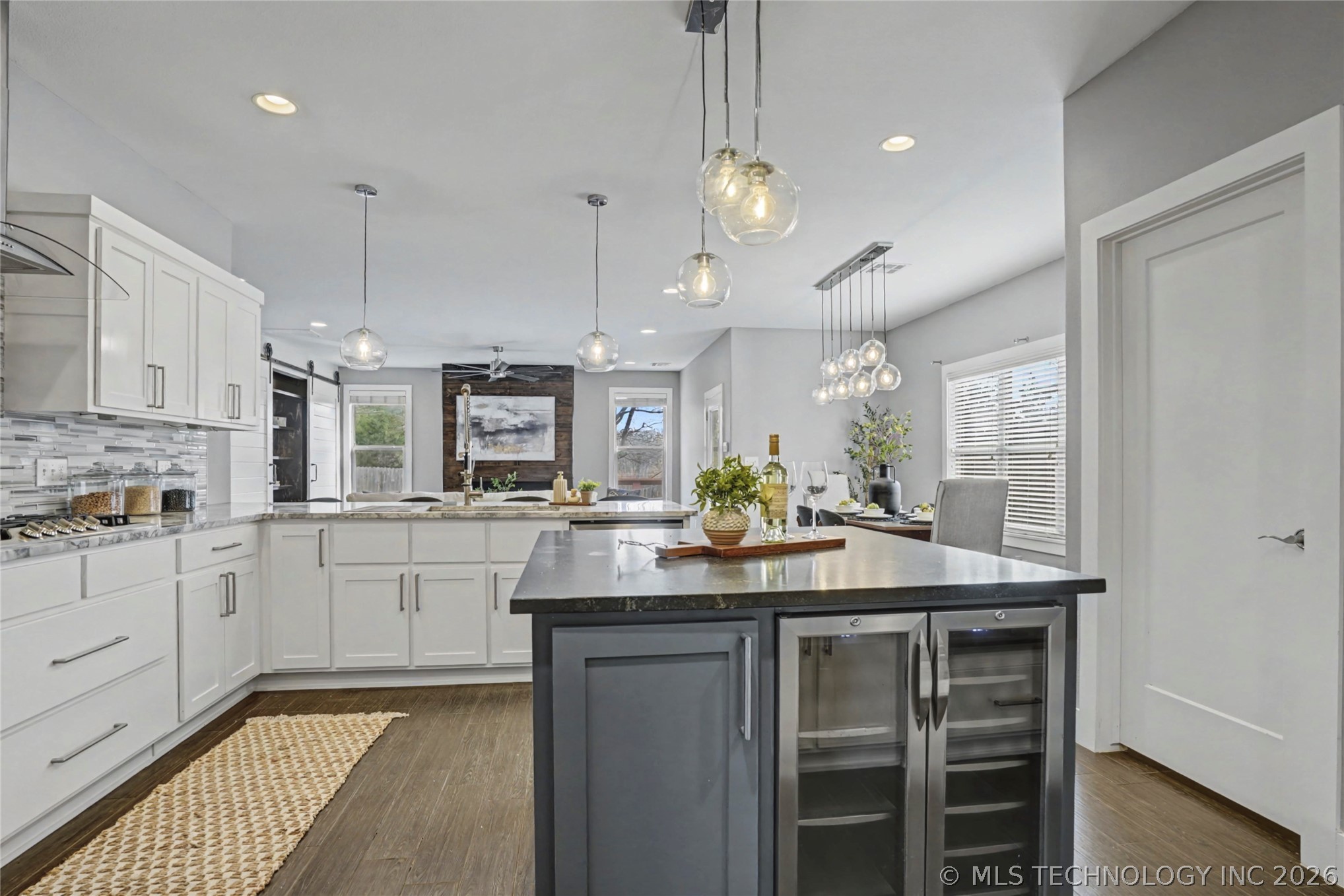 11427 S Ash Street Property Photo 7