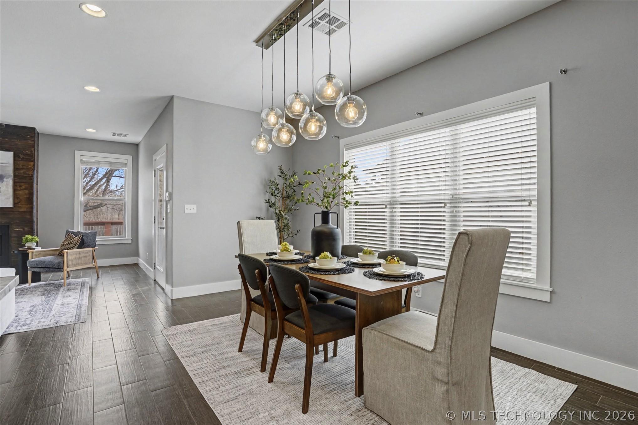 11427 S Ash Street Property Photo 13