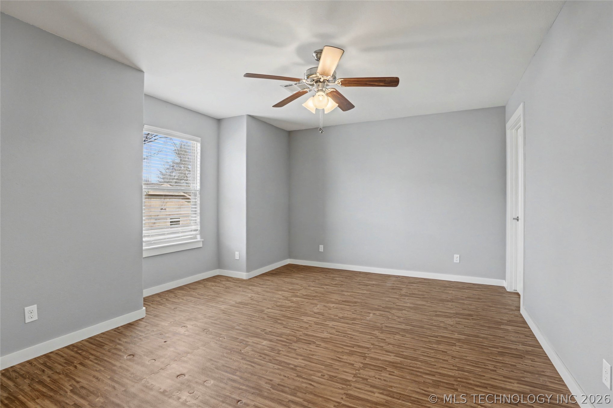 11427 S Ash Street Property Photo 32