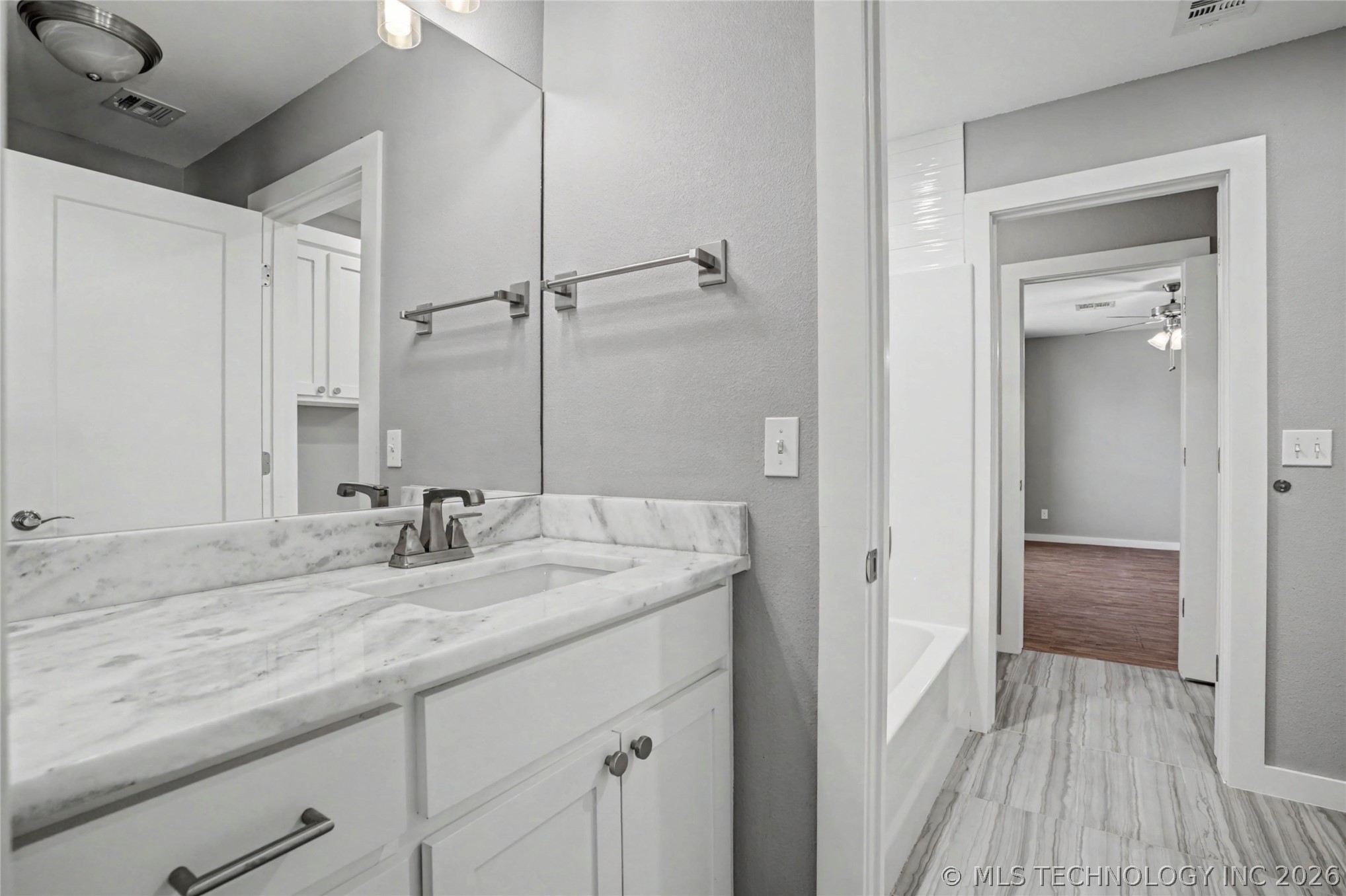 11427 S Ash Street Property Photo 37