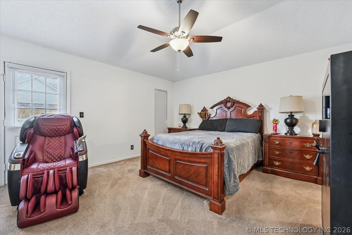 13773 S Oak Place Property Photo 6