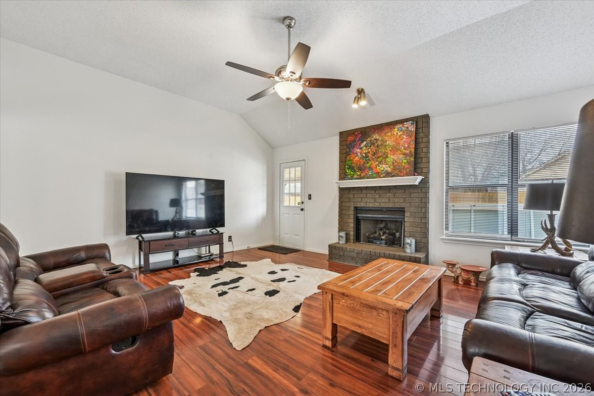 13773 S Oak Place Property Photo 11