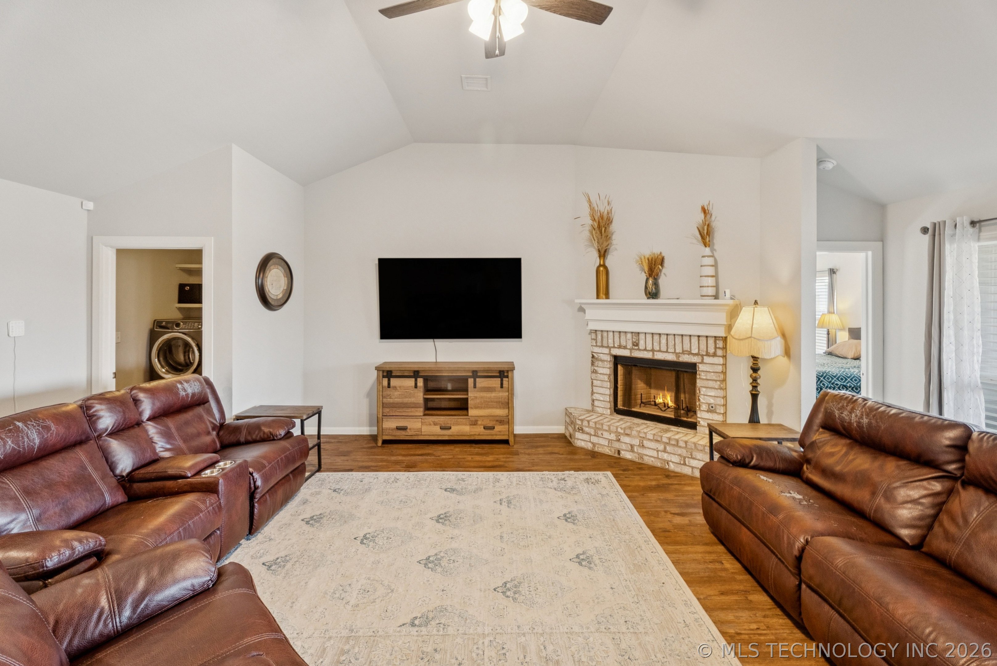 5130 S Walnut Creek Drive W Property Photo 4