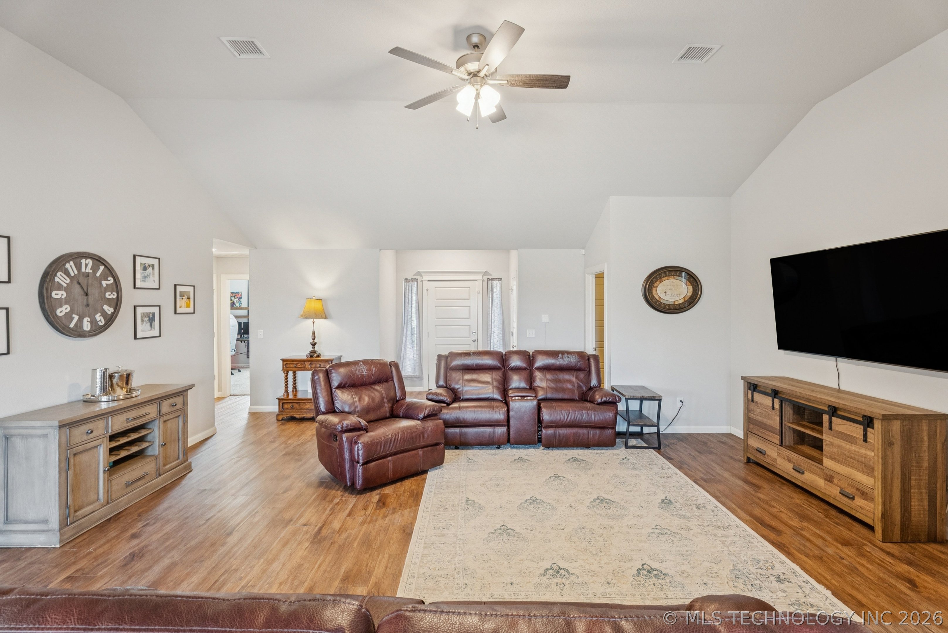 5130 S Walnut Creek Drive W Property Photo 5