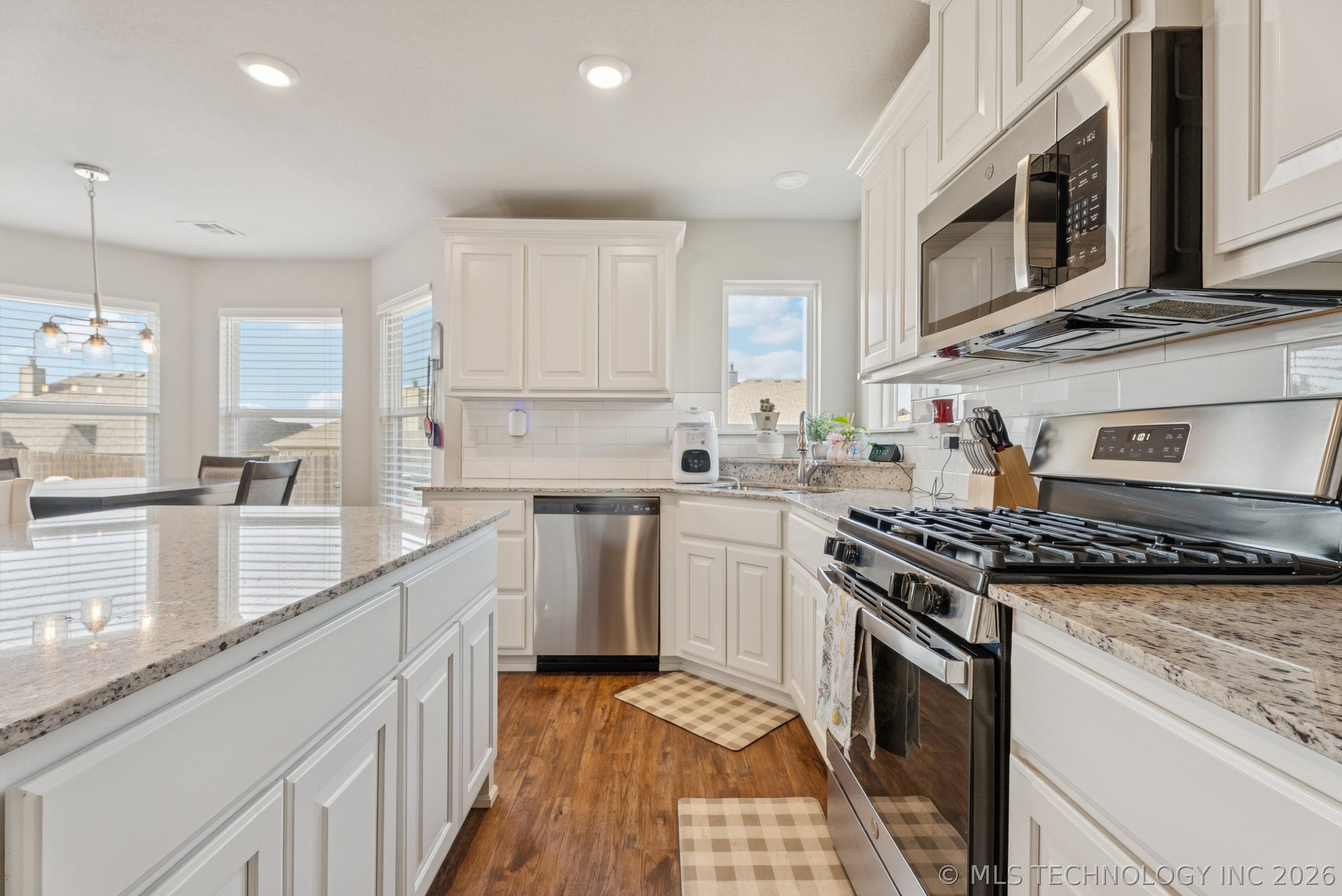 5130 S Walnut Creek Drive W Property Photo 8