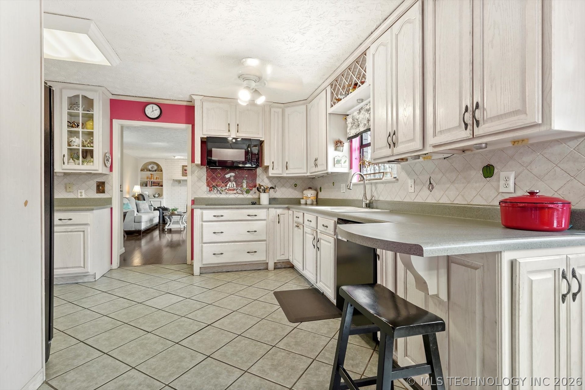 10839 S Houston Avenue Property Photo 14