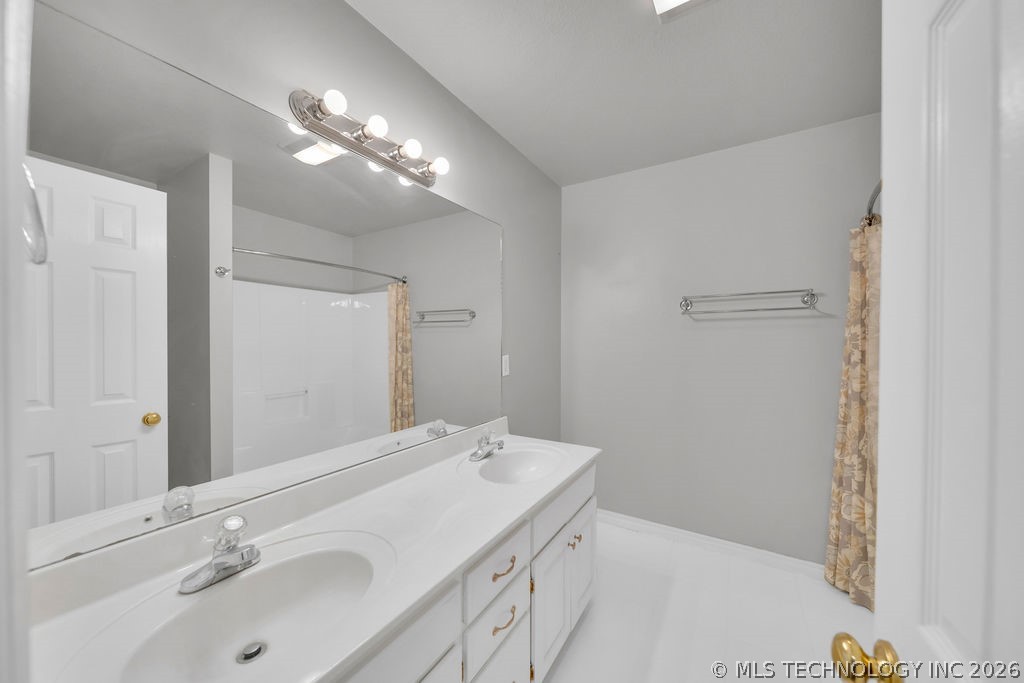 10304 E 90th Street North Property Photo 31