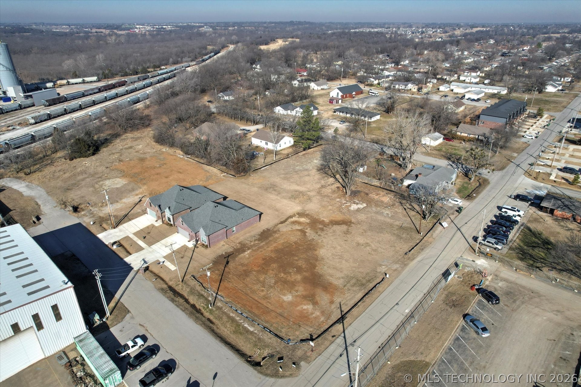 217 W Broadway Street Property Photo 6