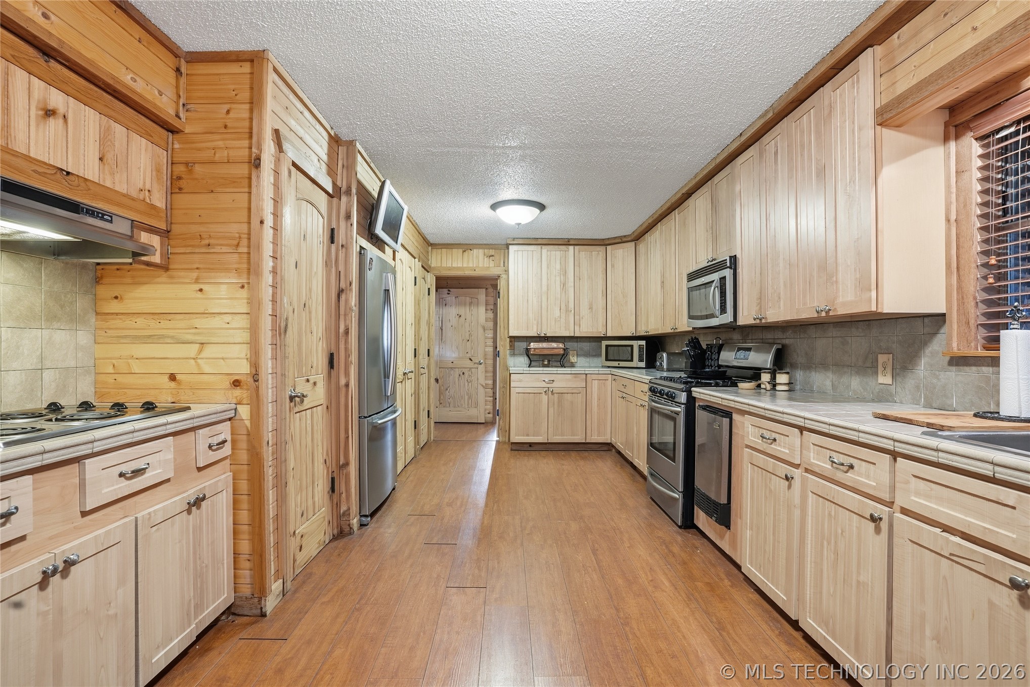 2604655 Property Photo 40