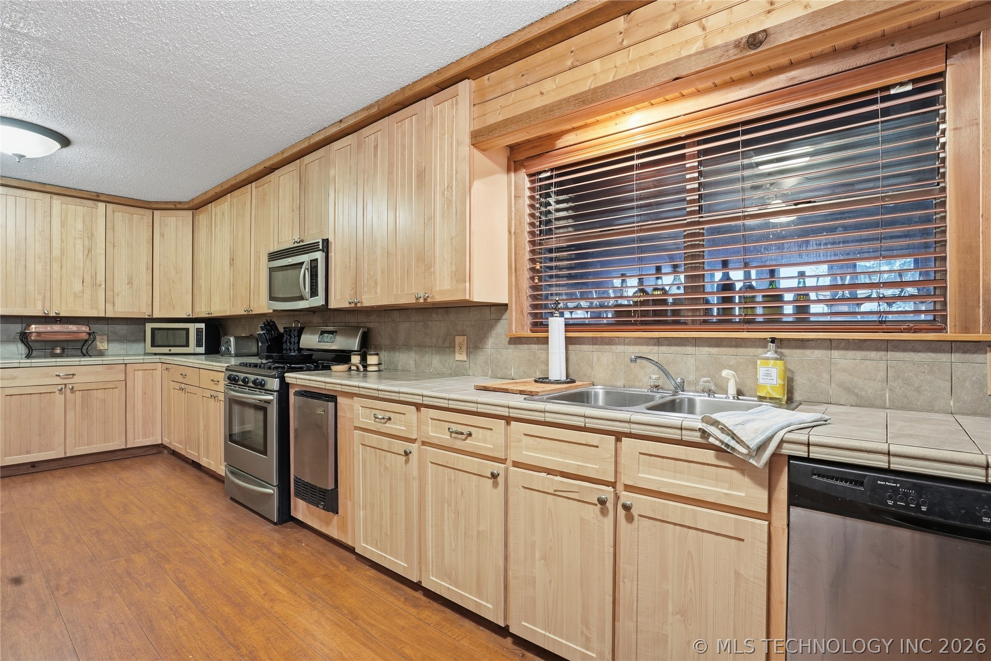 2604655 Property Photo 41