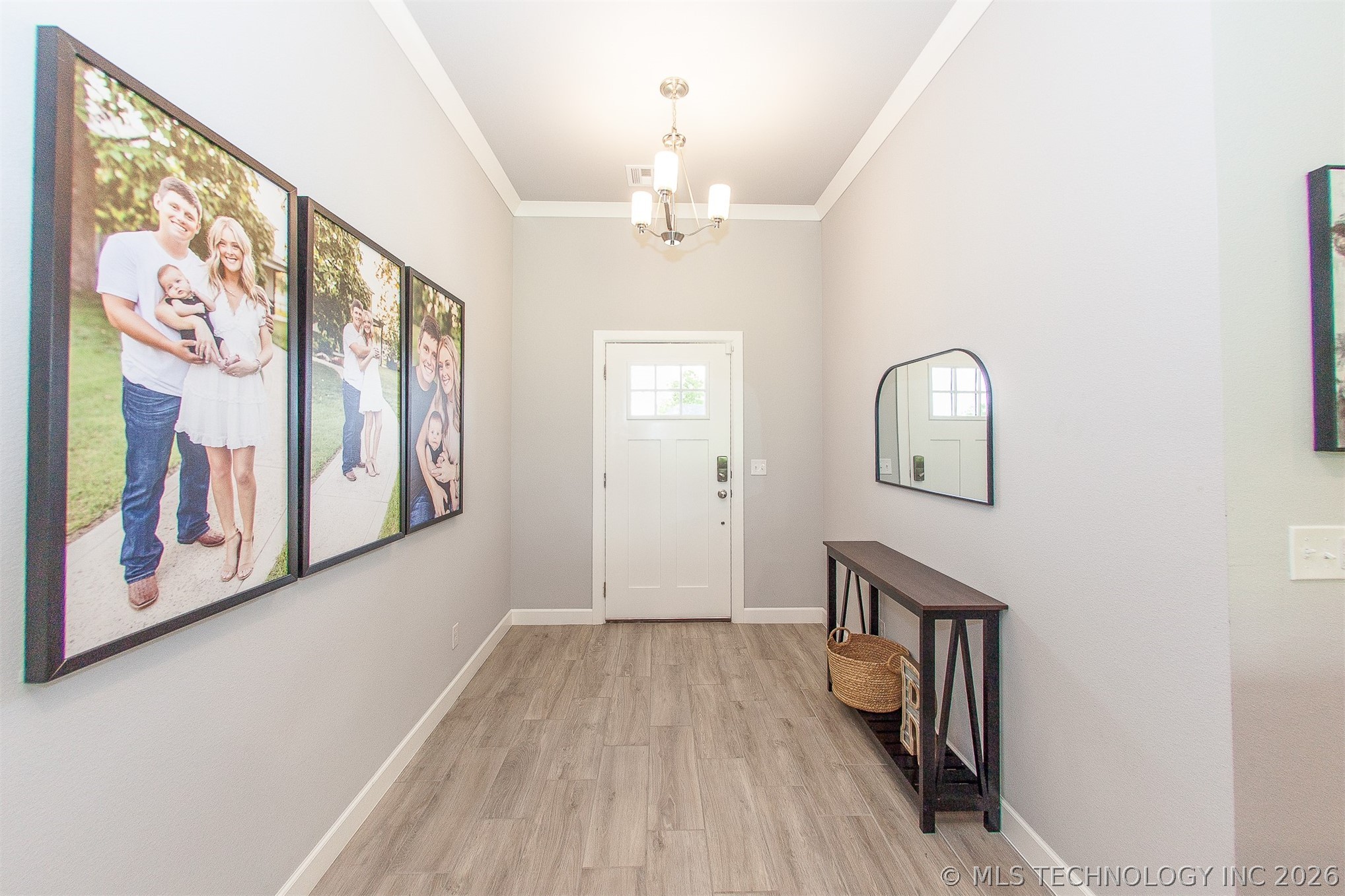 2429 W Union Street Property Photo 9