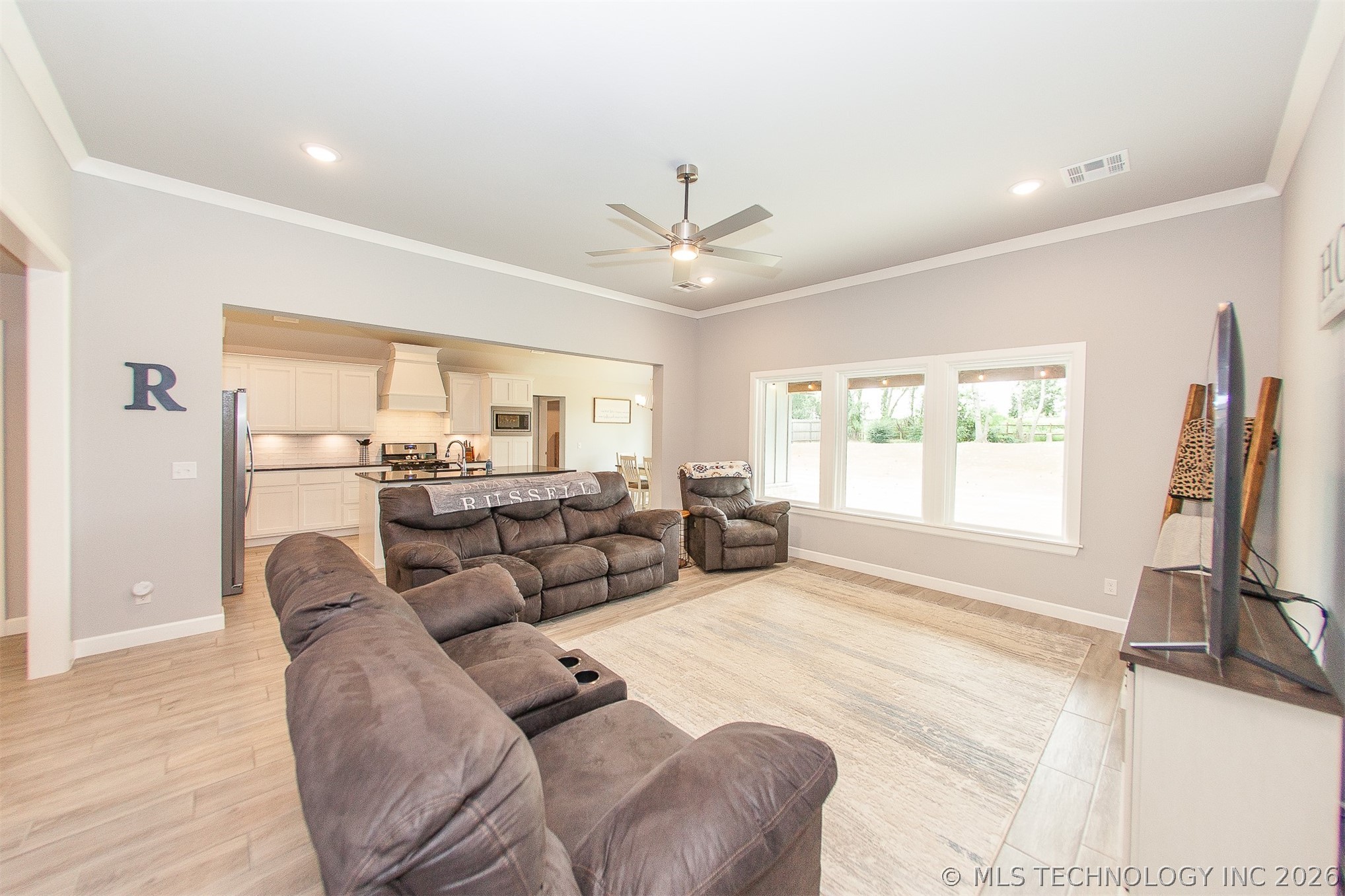 2429 W Union Street Property Photo 11