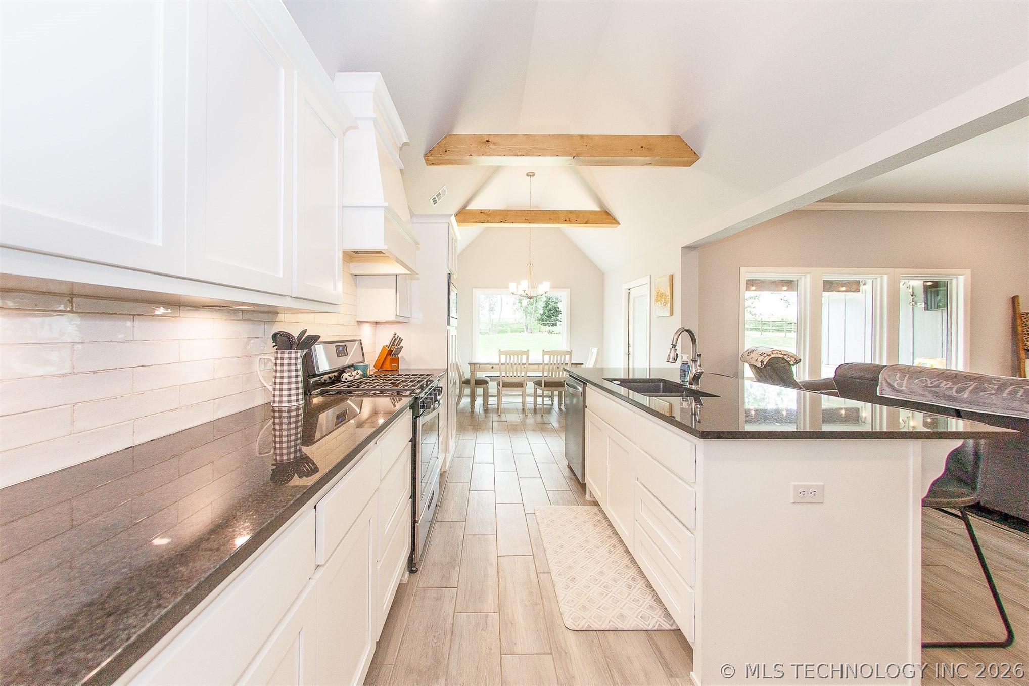 2429 W Union Street Property Photo 15