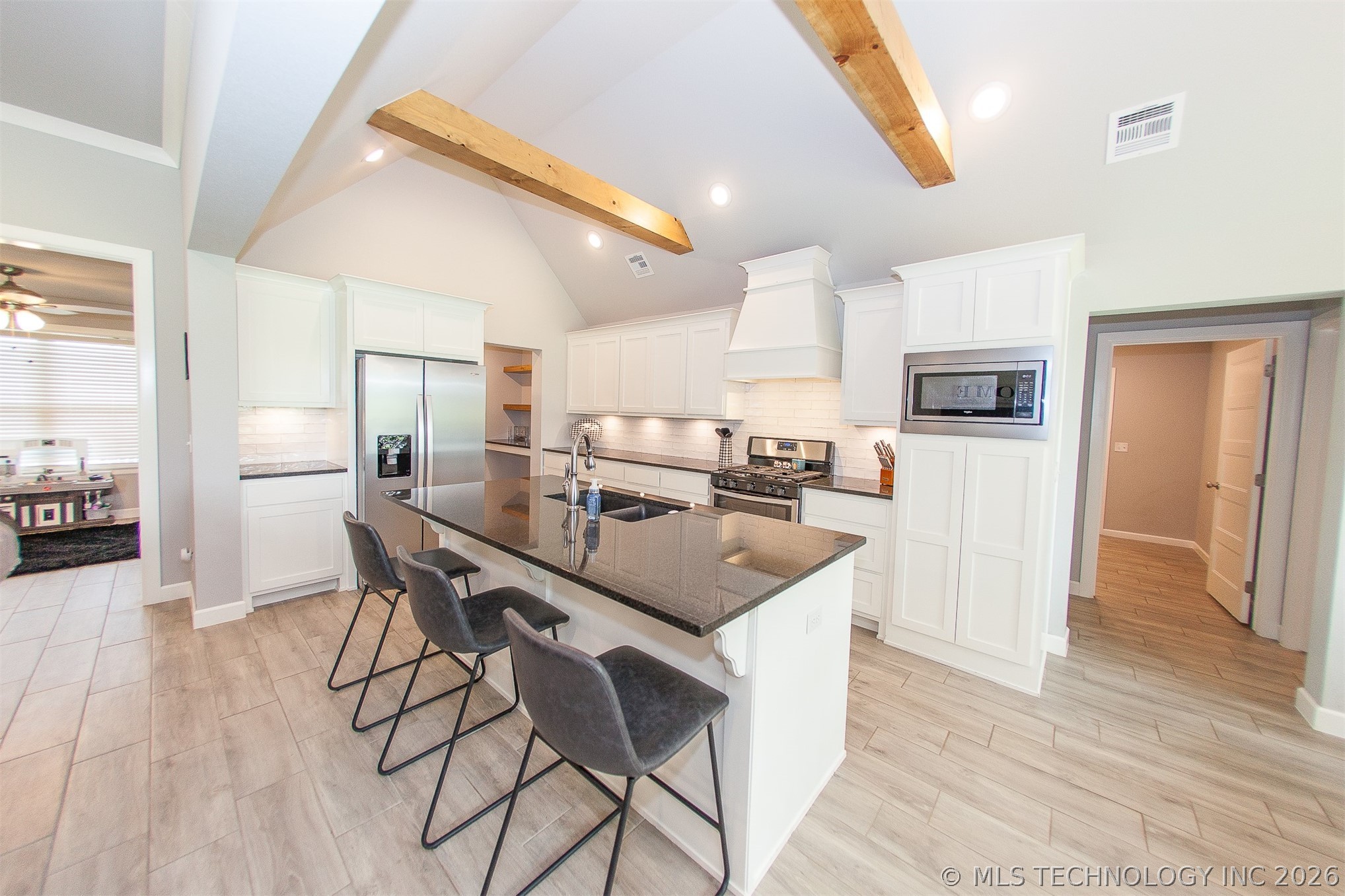 2429 W Union Street Property Photo 16