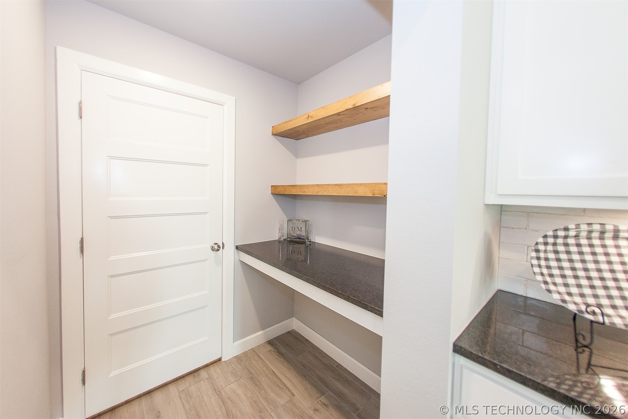 2429 W Union Street Property Photo 19