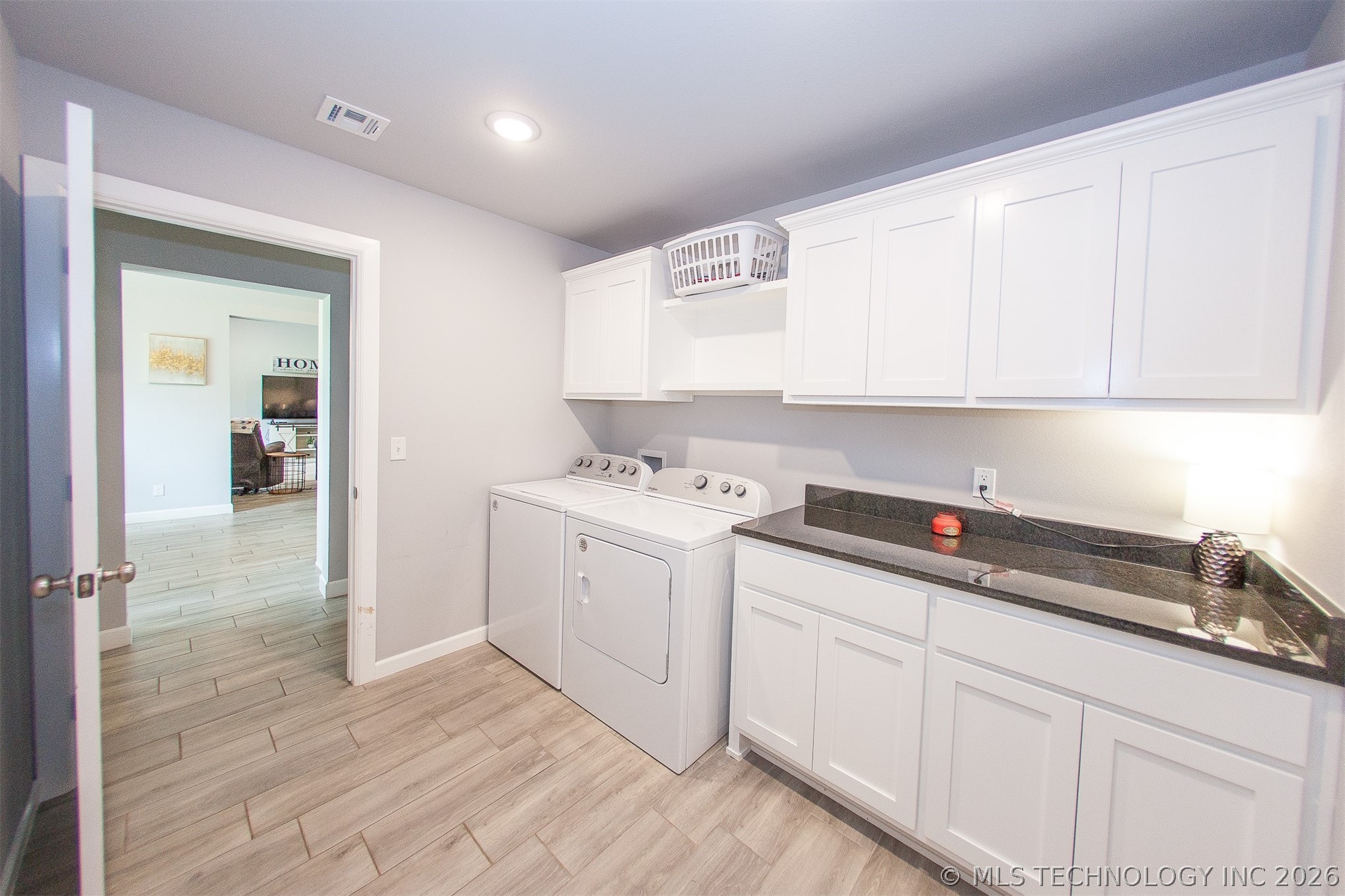 2429 W Union Street Property Photo 23