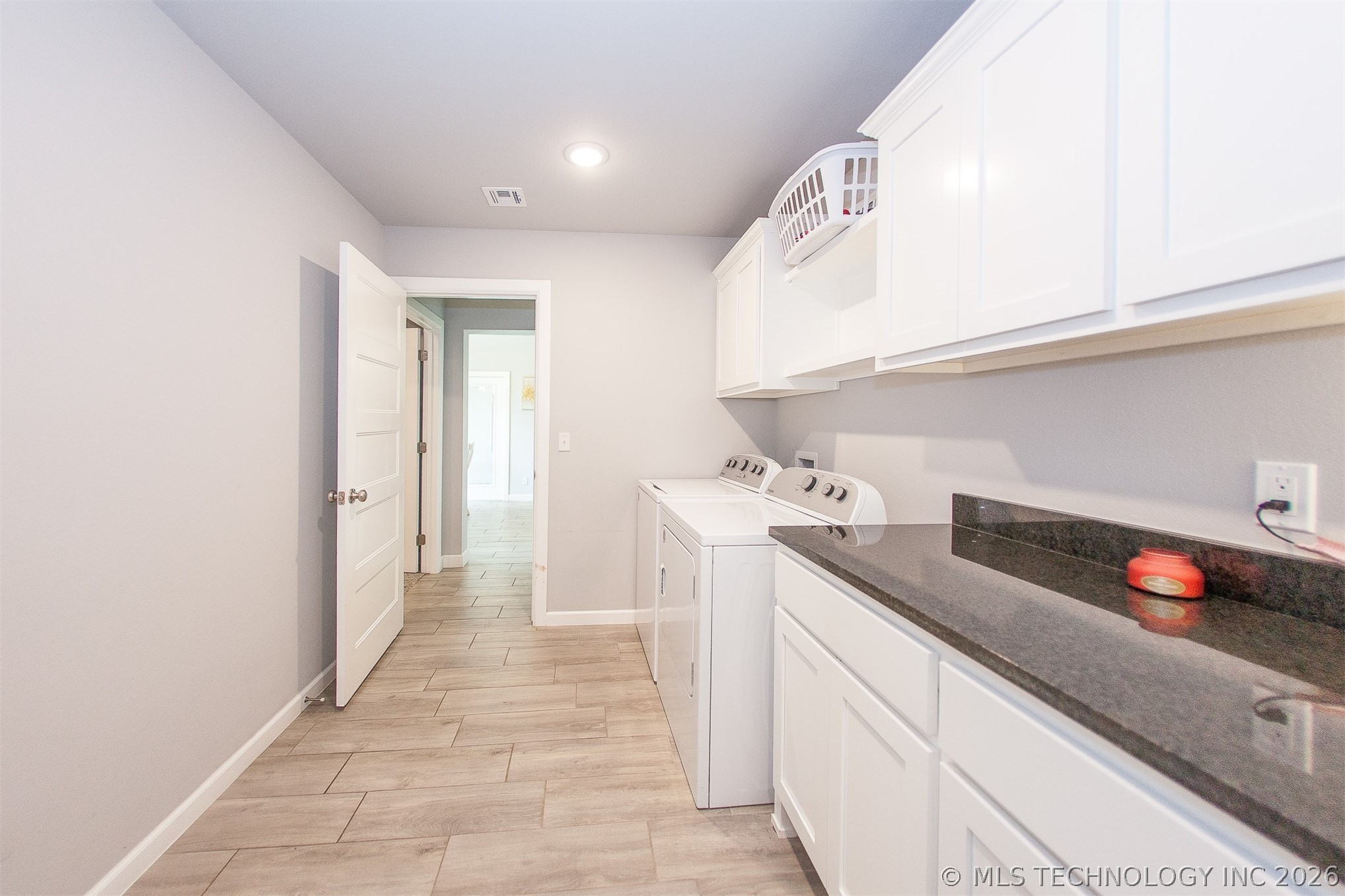 2429 W Union Street Property Photo 24