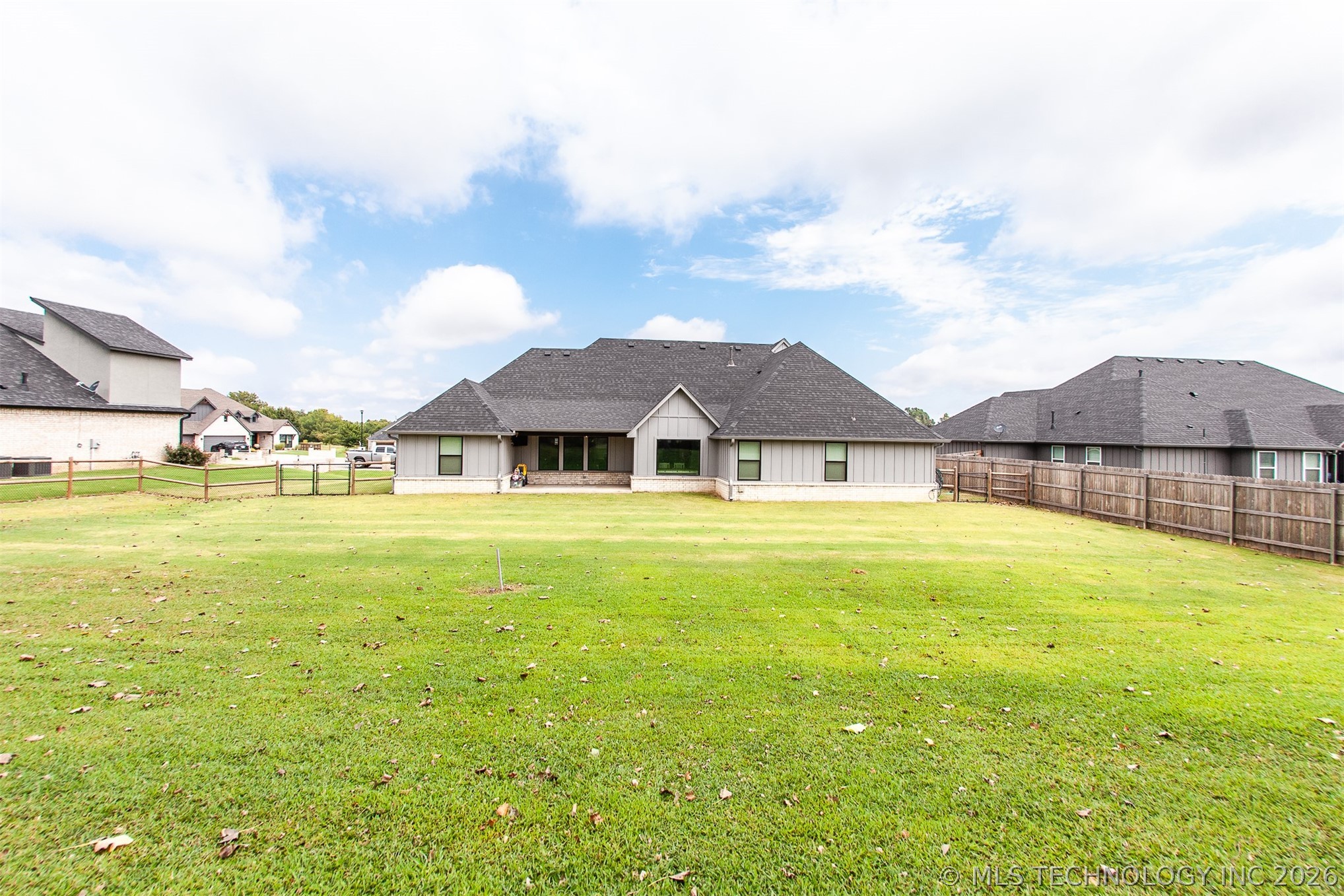 2429 W Union Street Property Photo 44