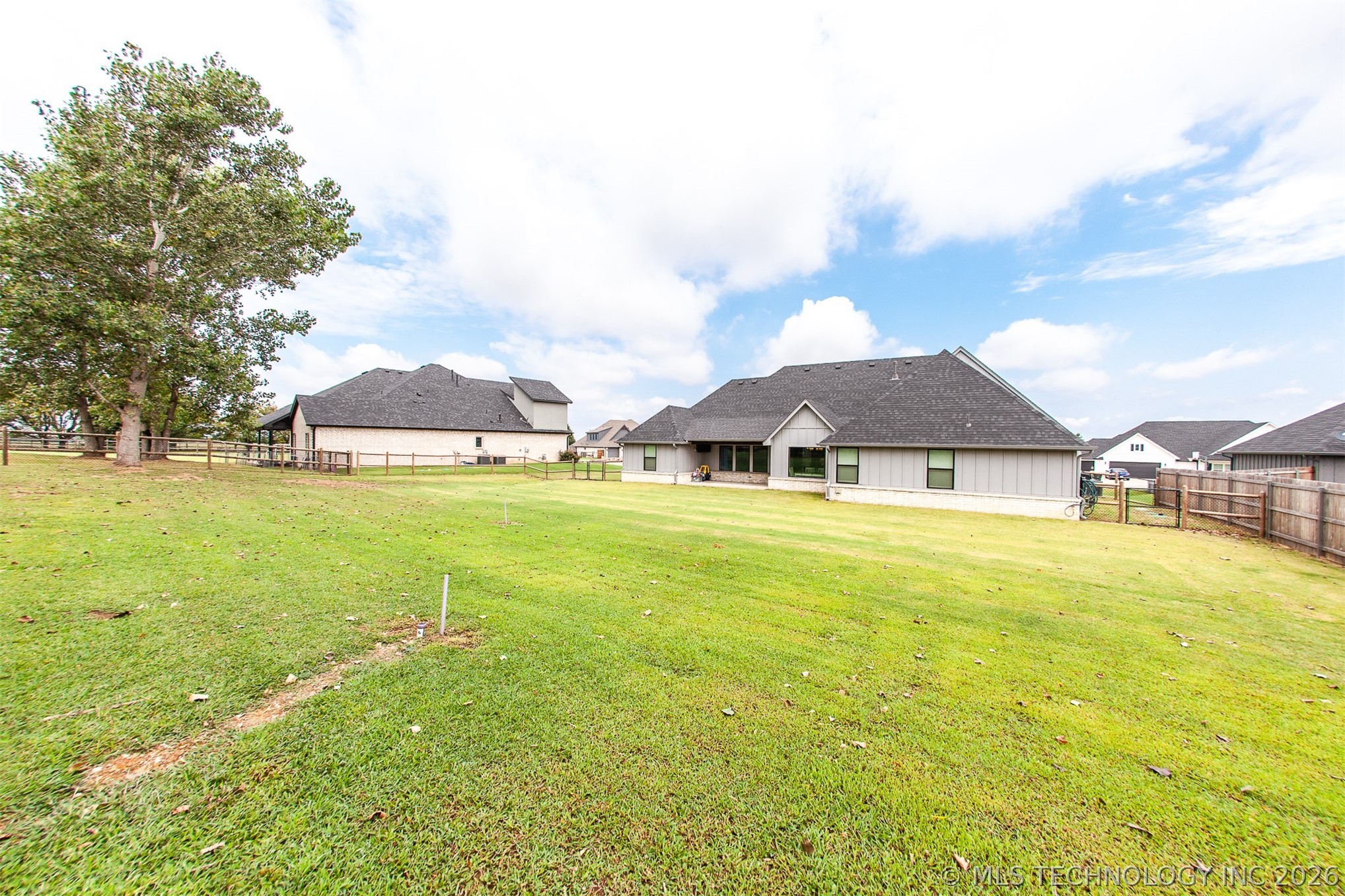 2429 W Union Street Property Photo 46