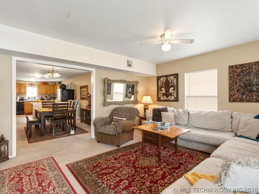 901 S Johnston Street Property Photo 3