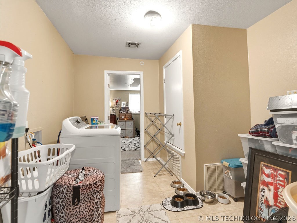 901 S Johnston Street Property Photo 24