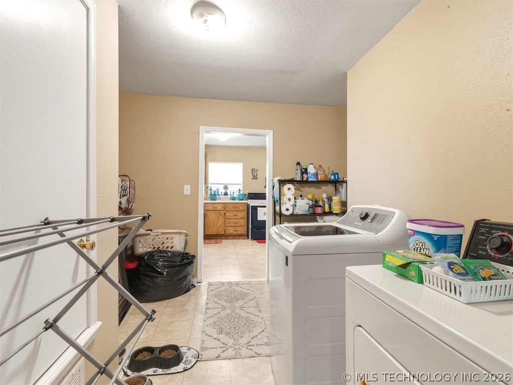 901 S Johnston Street Property Photo 25