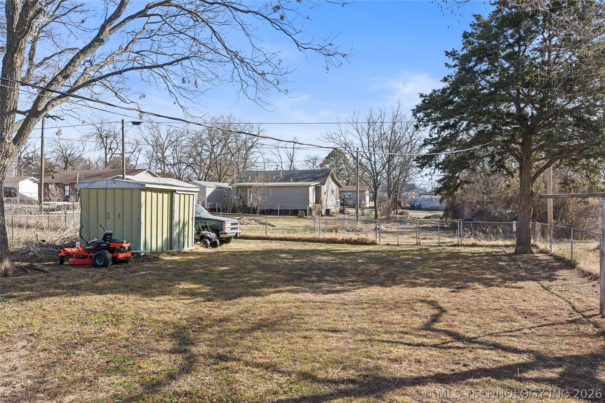 1419 W Oklahoma Property Photo 6