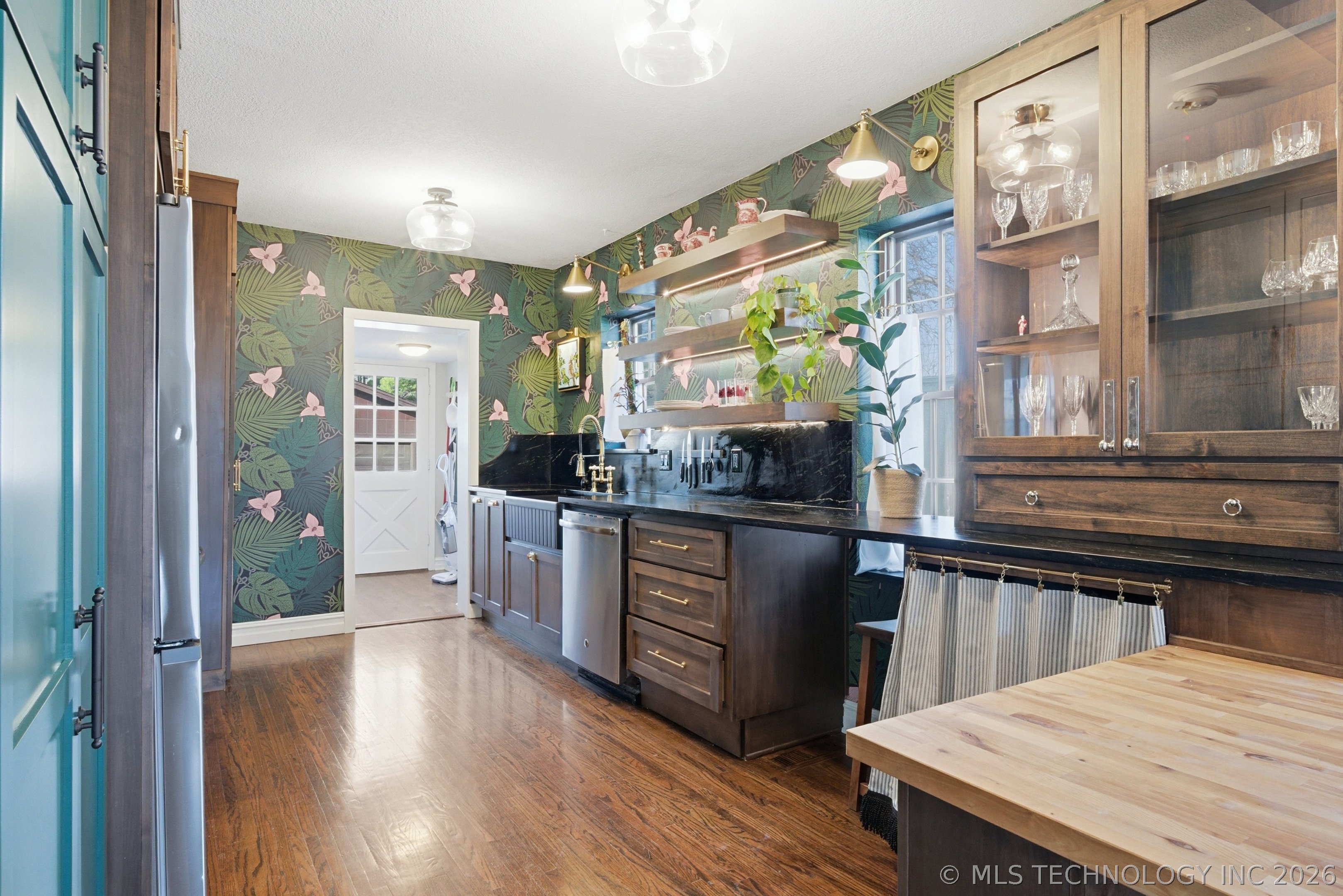 1624 S Victor Avenue Property Photo 18