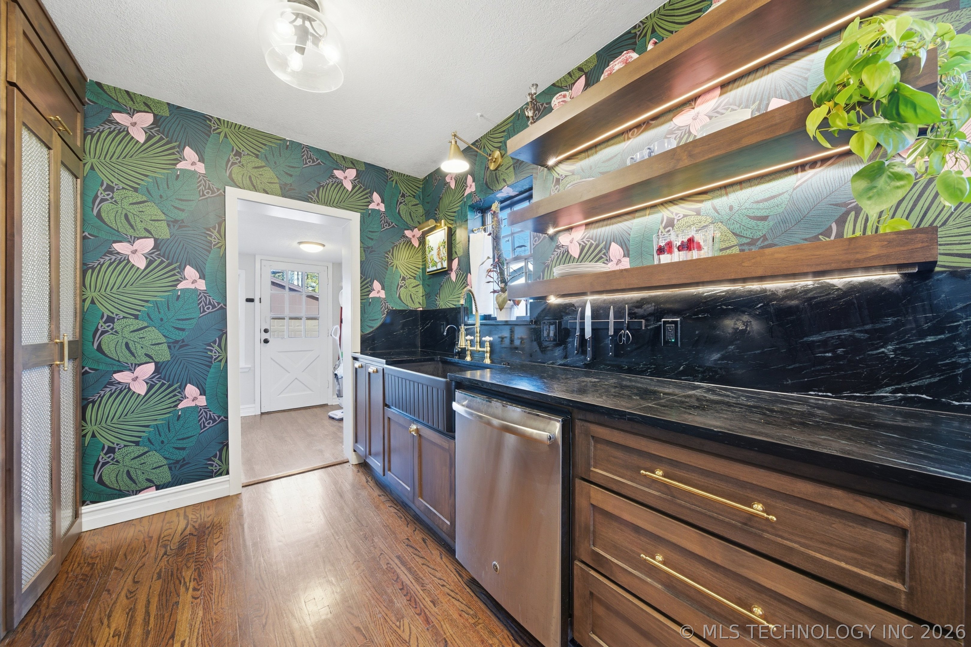 1624 S Victor Avenue Property Photo 19