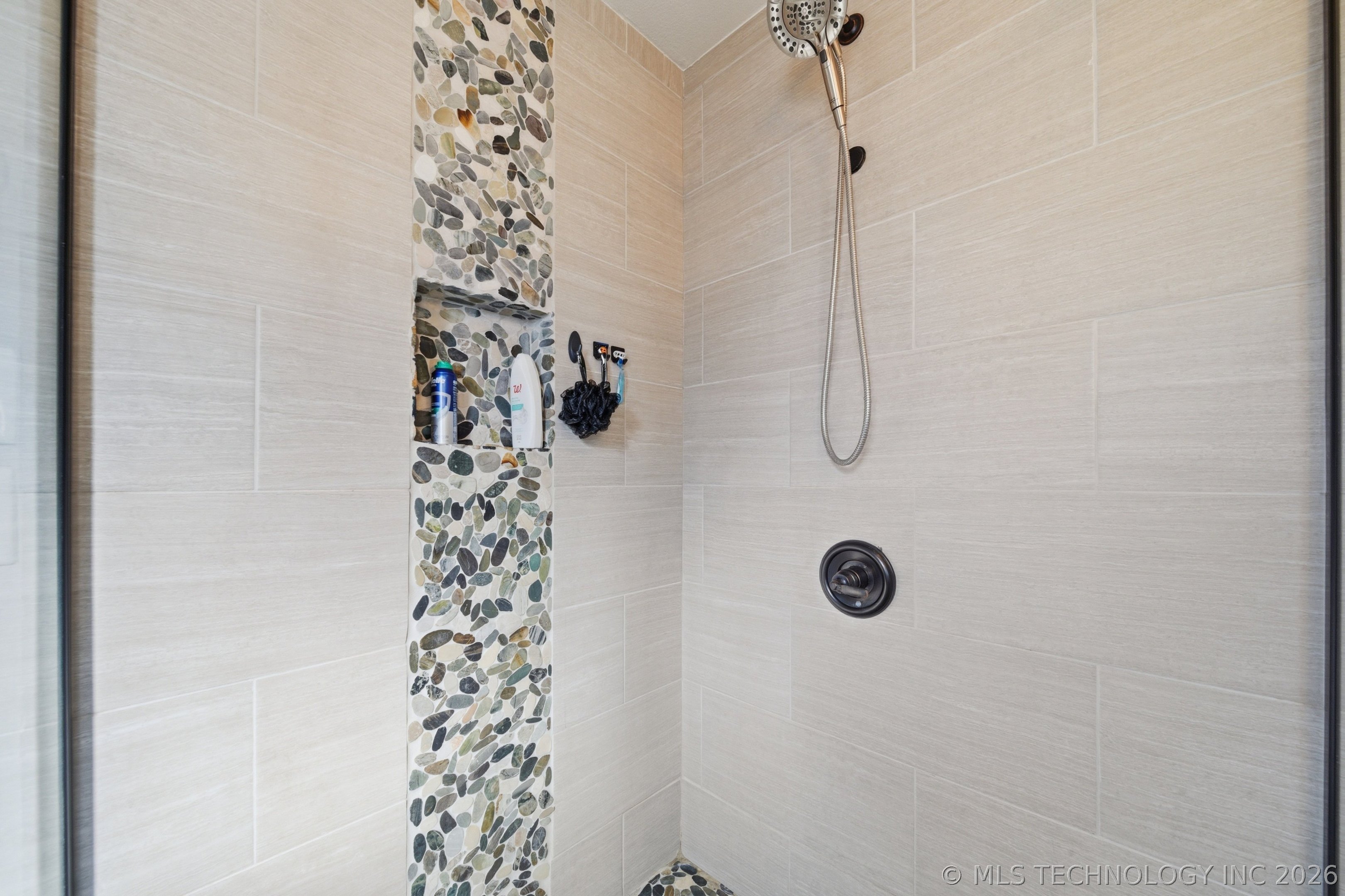1624 S Victor Avenue Property Photo 27