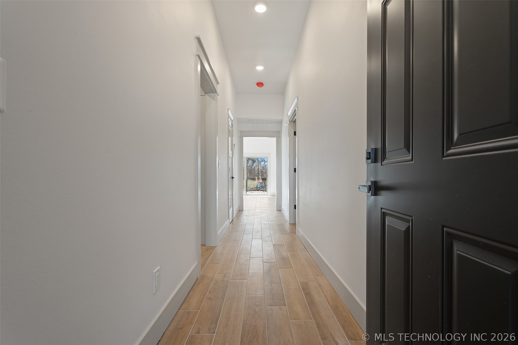 240 E 14th Street Property Photo 4