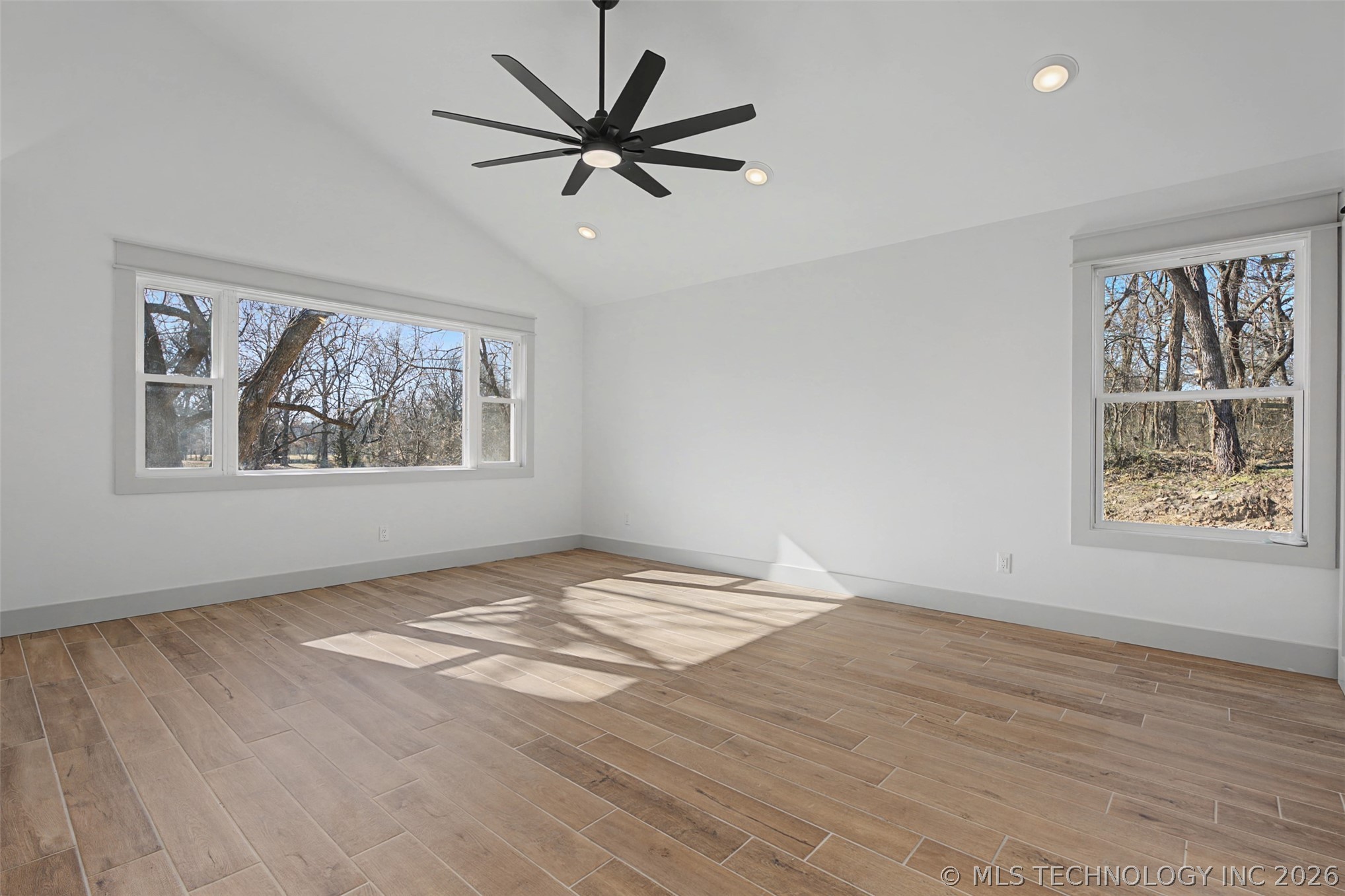 240 E 14th Street Property Photo 12