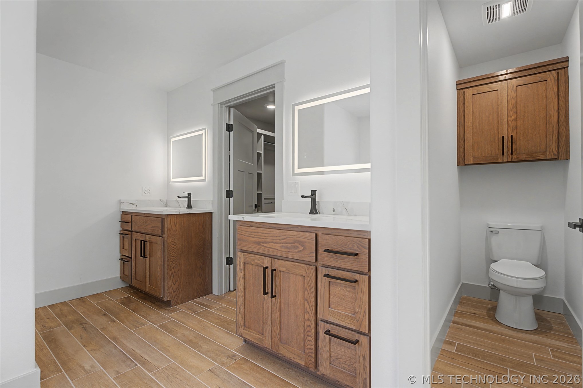 240 E 14th Street Property Photo 15