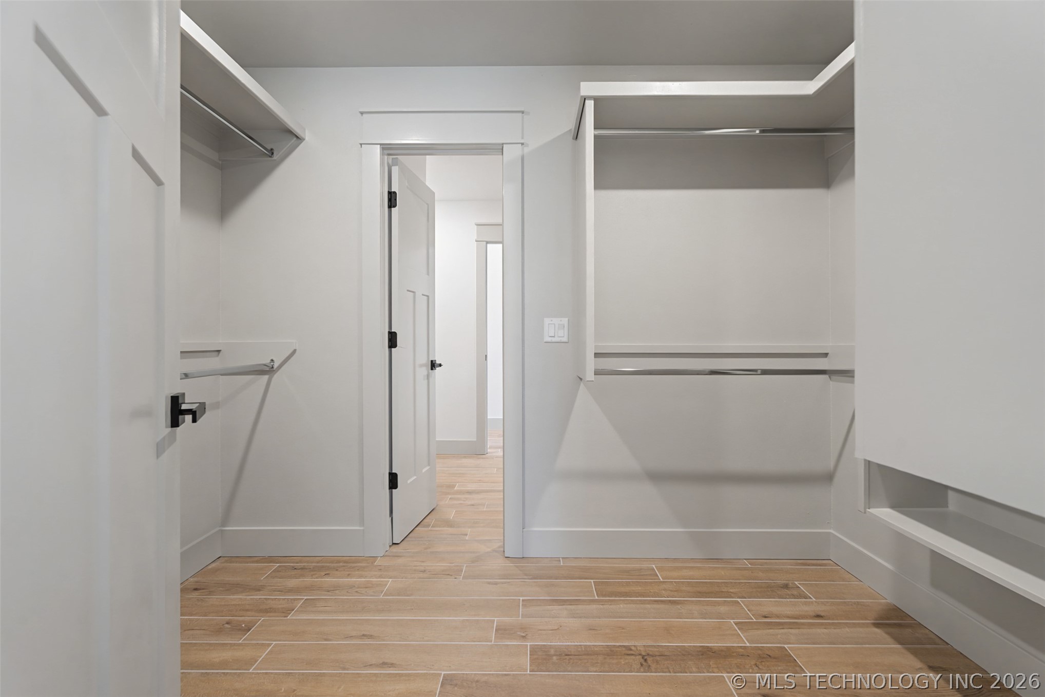 240 E 14th Street Property Photo 17