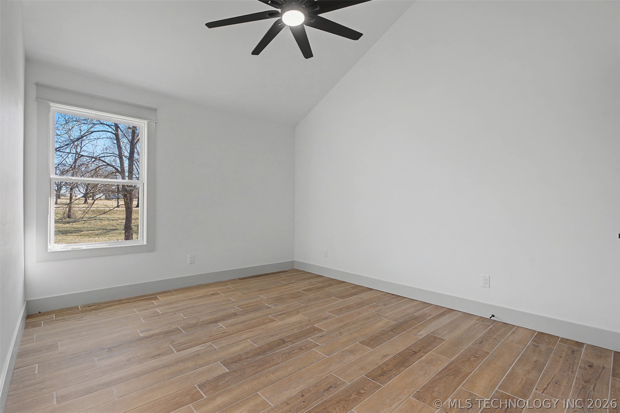 240 E 14th Street Property Photo 22