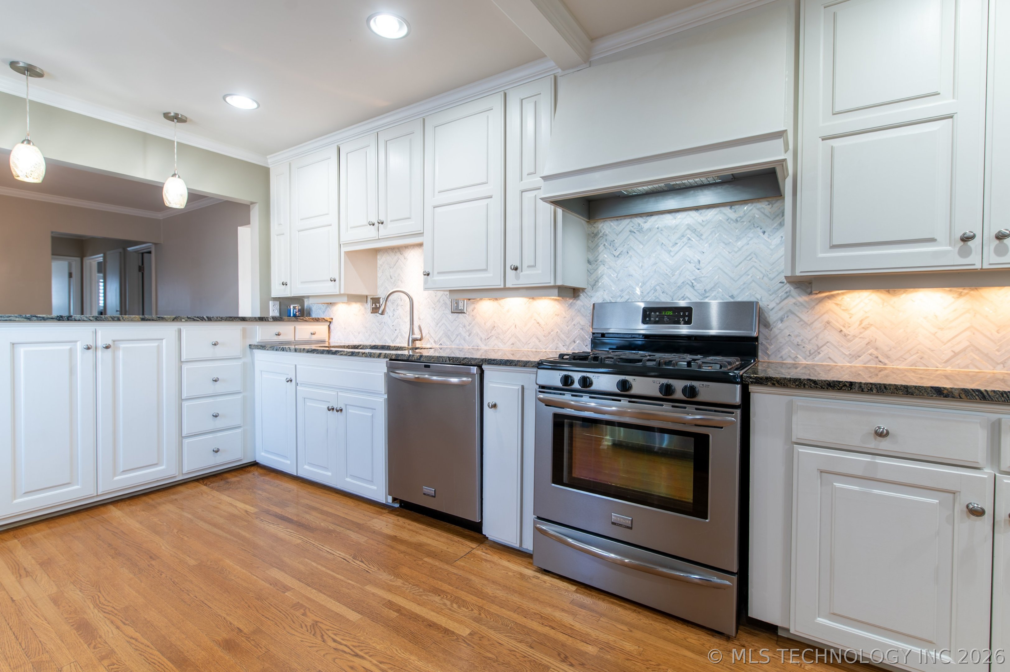 4251 E 25th Street Property Photo 8