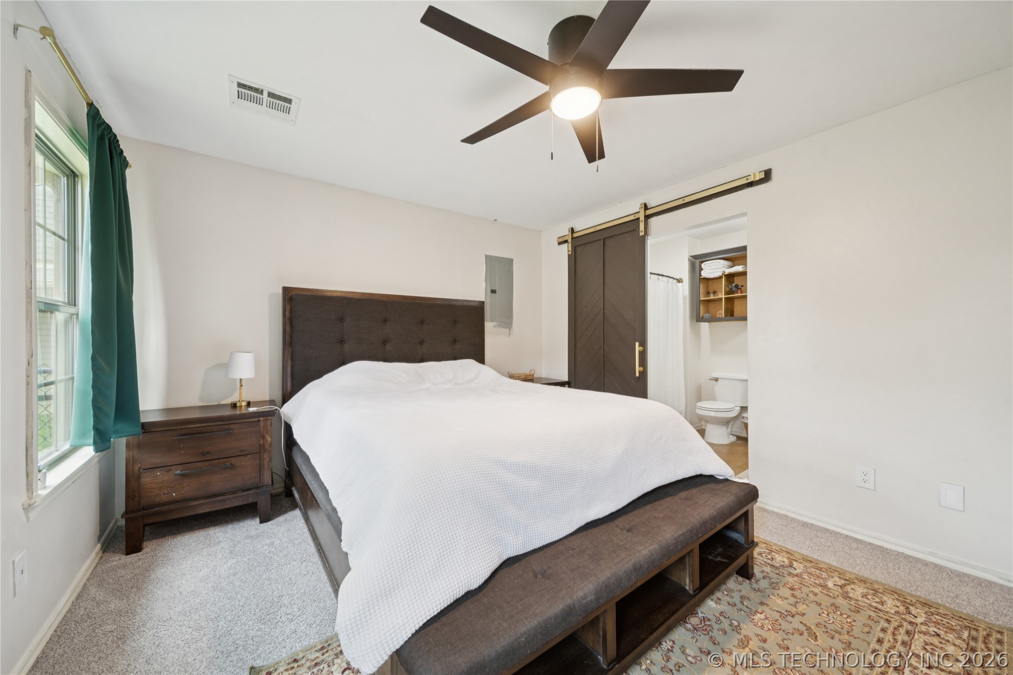 814 E Comet Street Property Photo 15