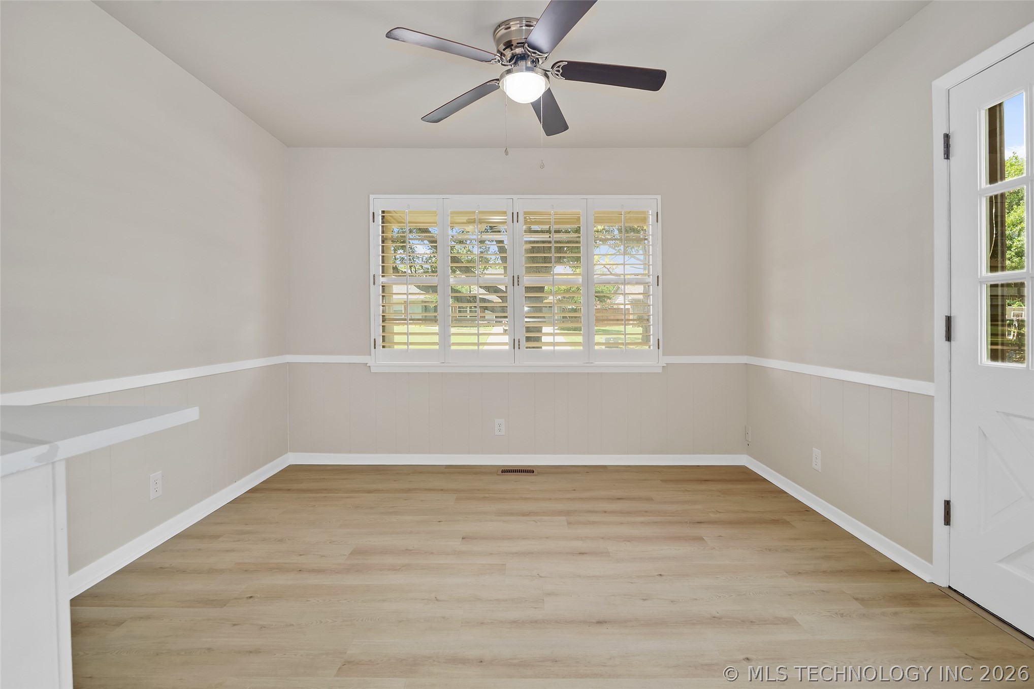 6119 S Hudson Place Property Photo 12