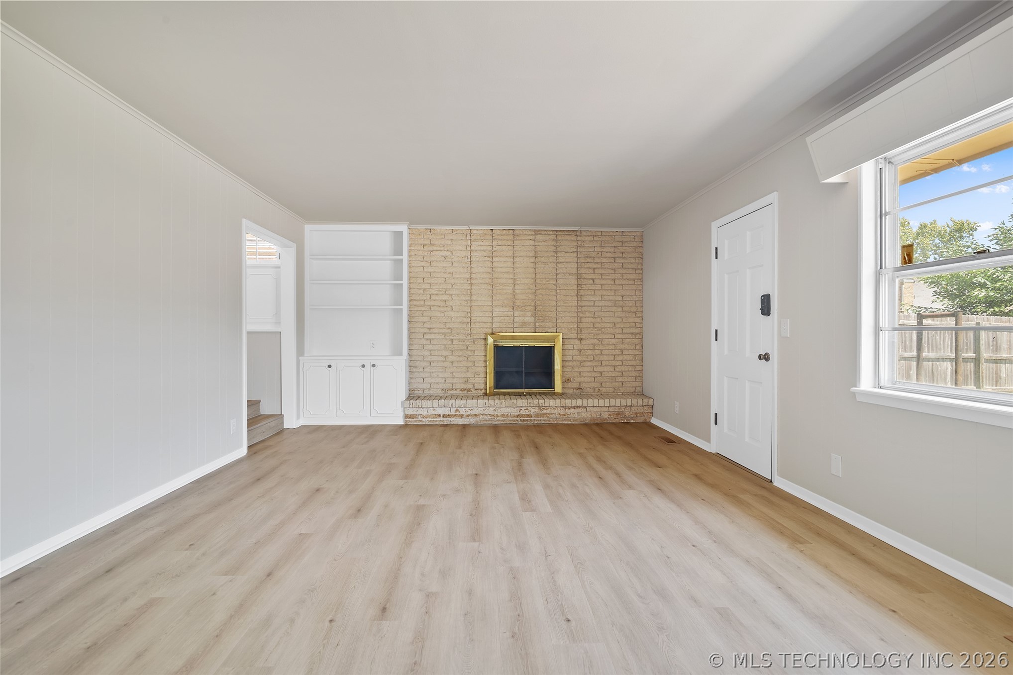 6119 S Hudson Place Property Photo 16