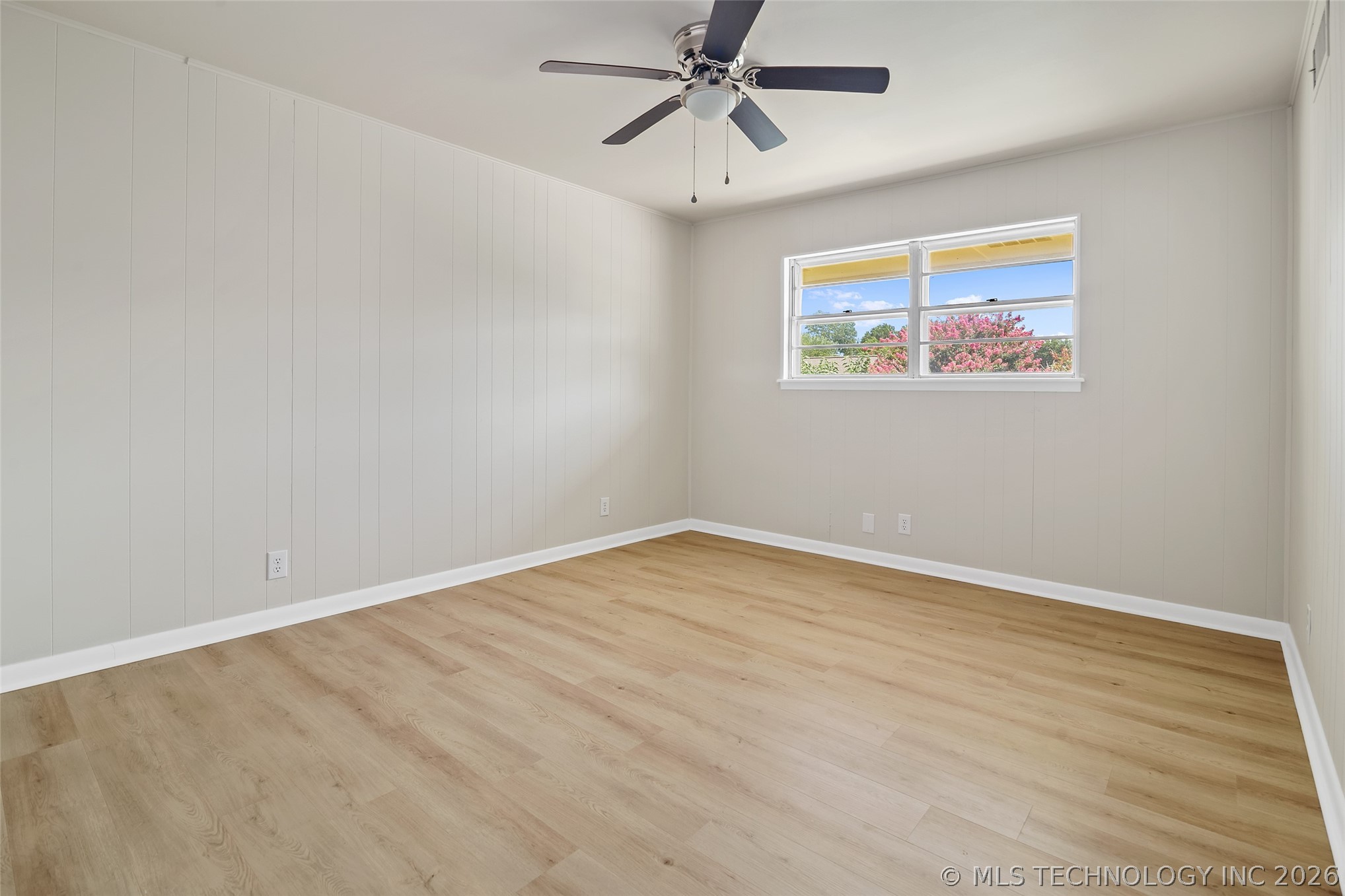 6119 S Hudson Place Property Photo 18