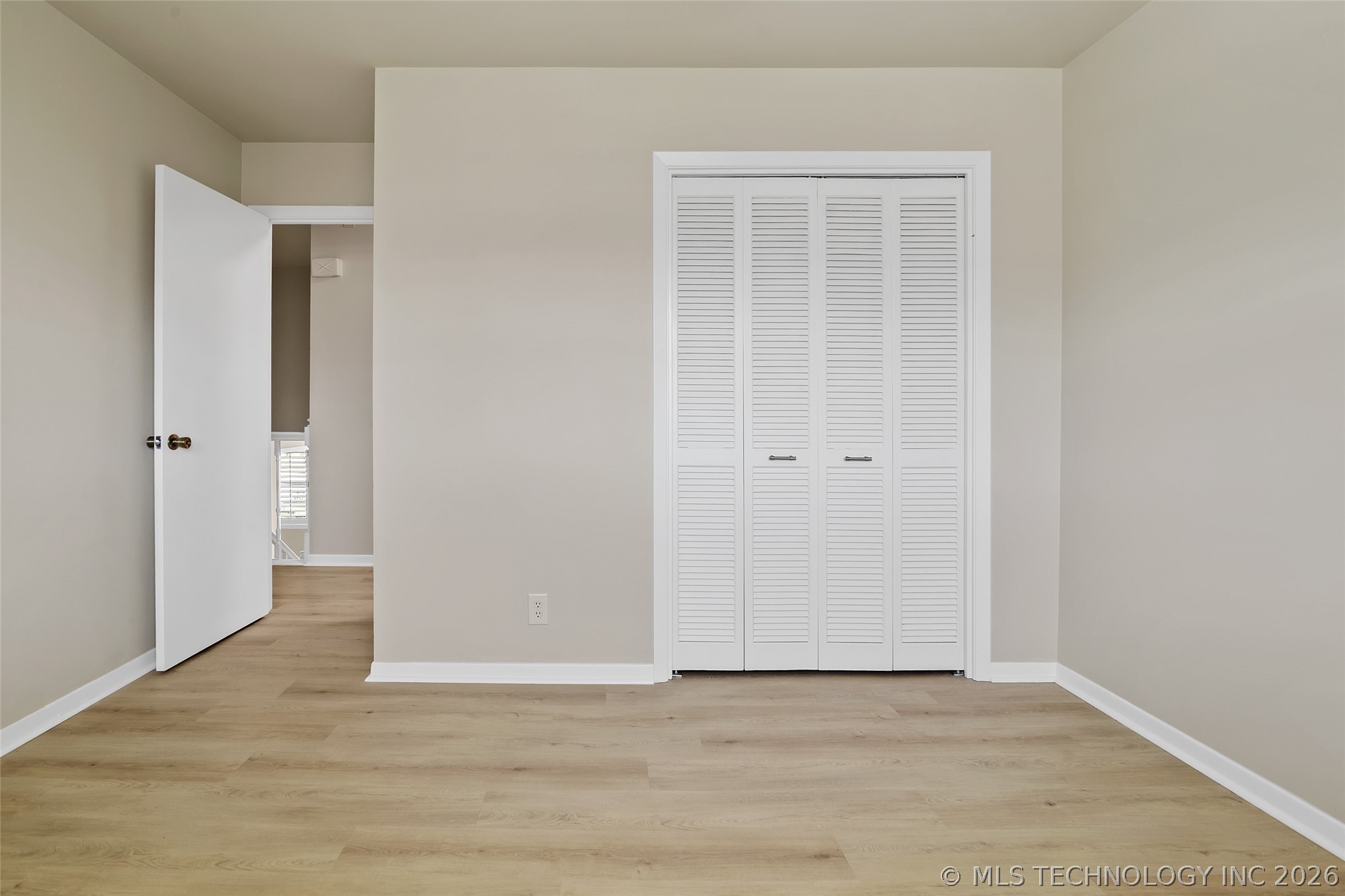 6119 S Hudson Place Property Photo 21