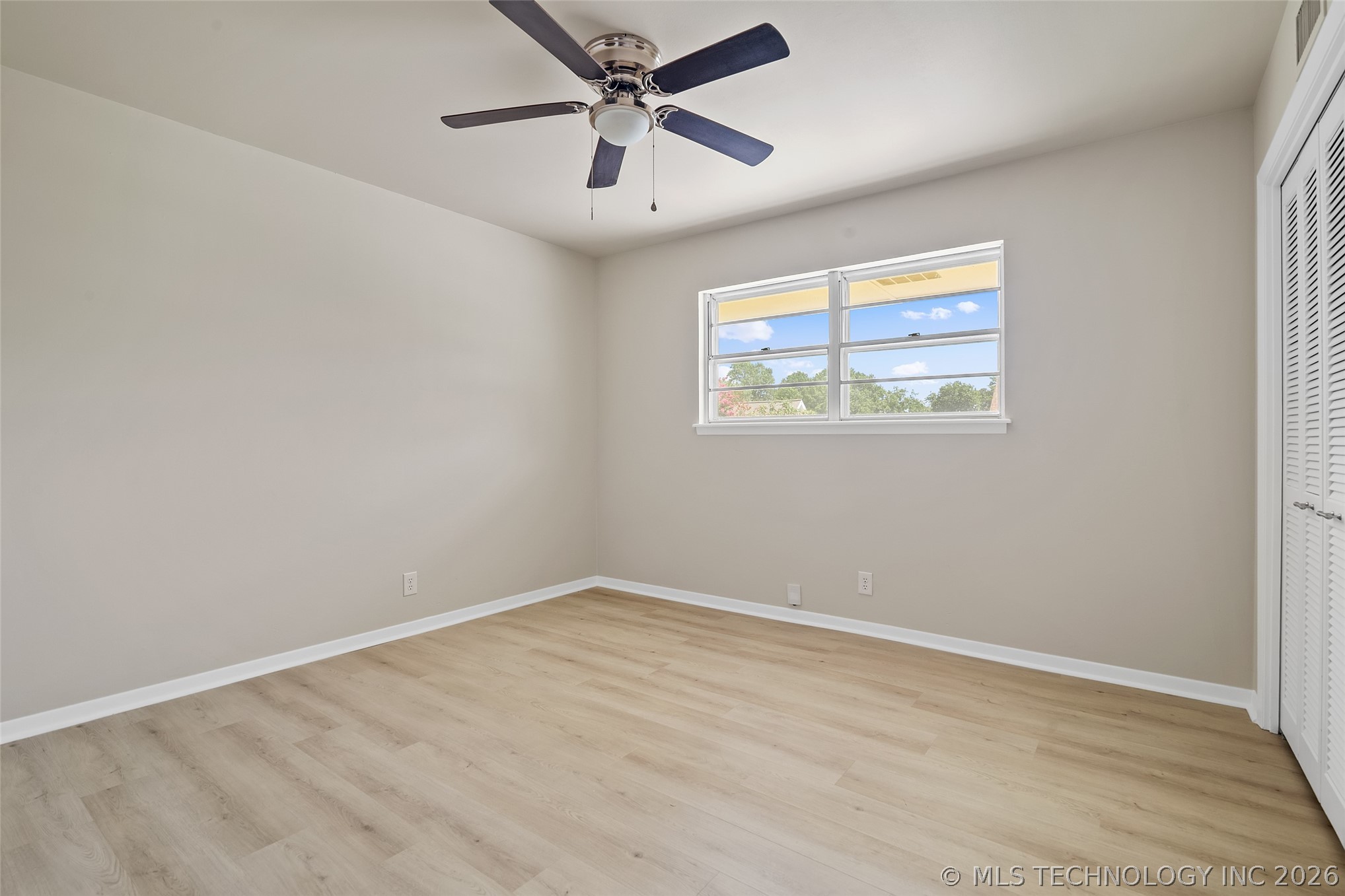 6119 S Hudson Place Property Photo 22