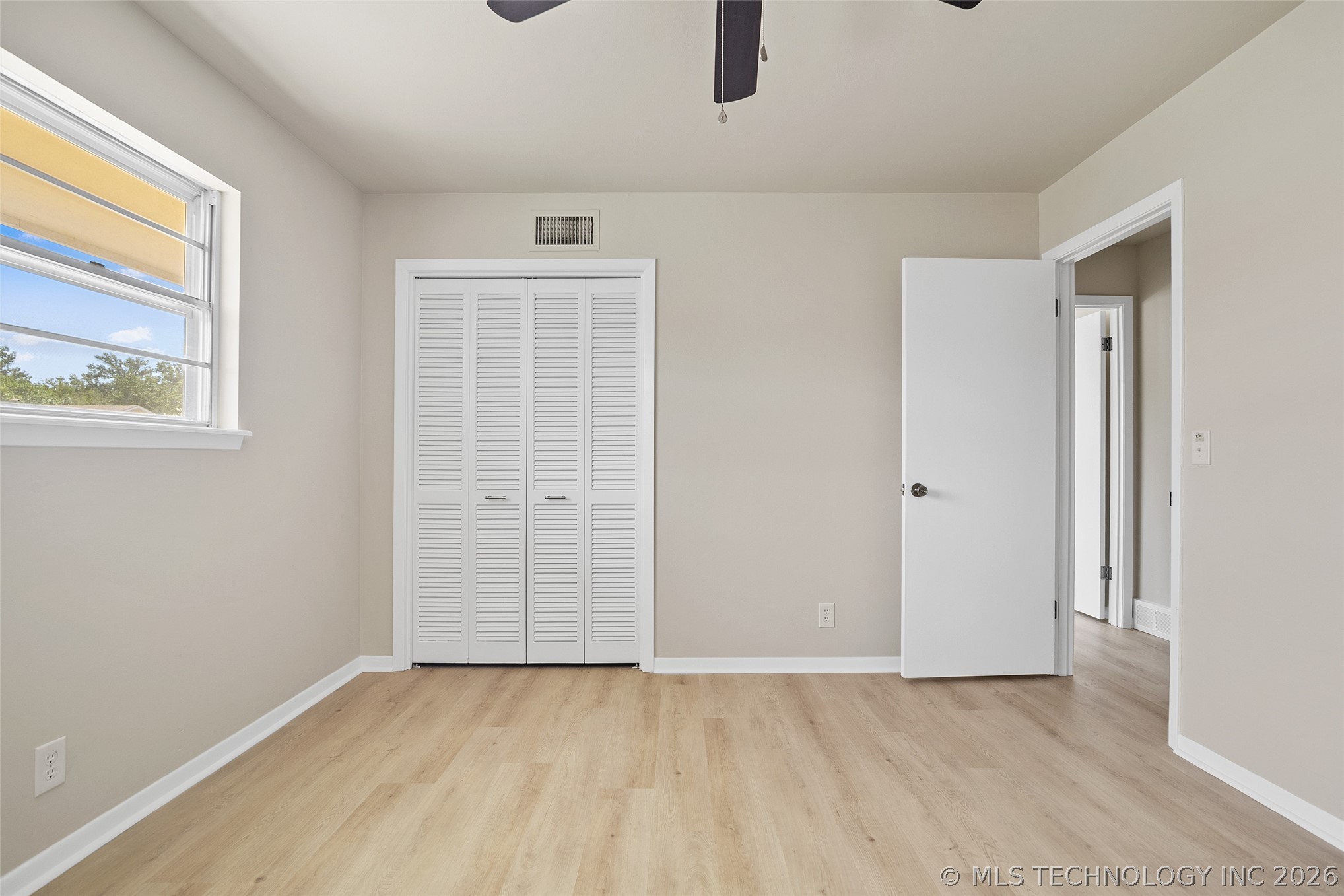 6119 S Hudson Place Property Photo 23