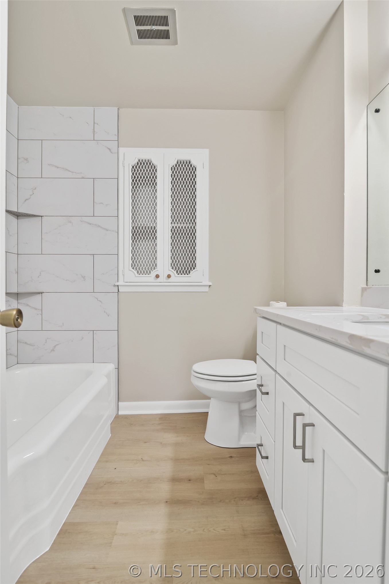 6119 S Hudson Place Property Photo 24