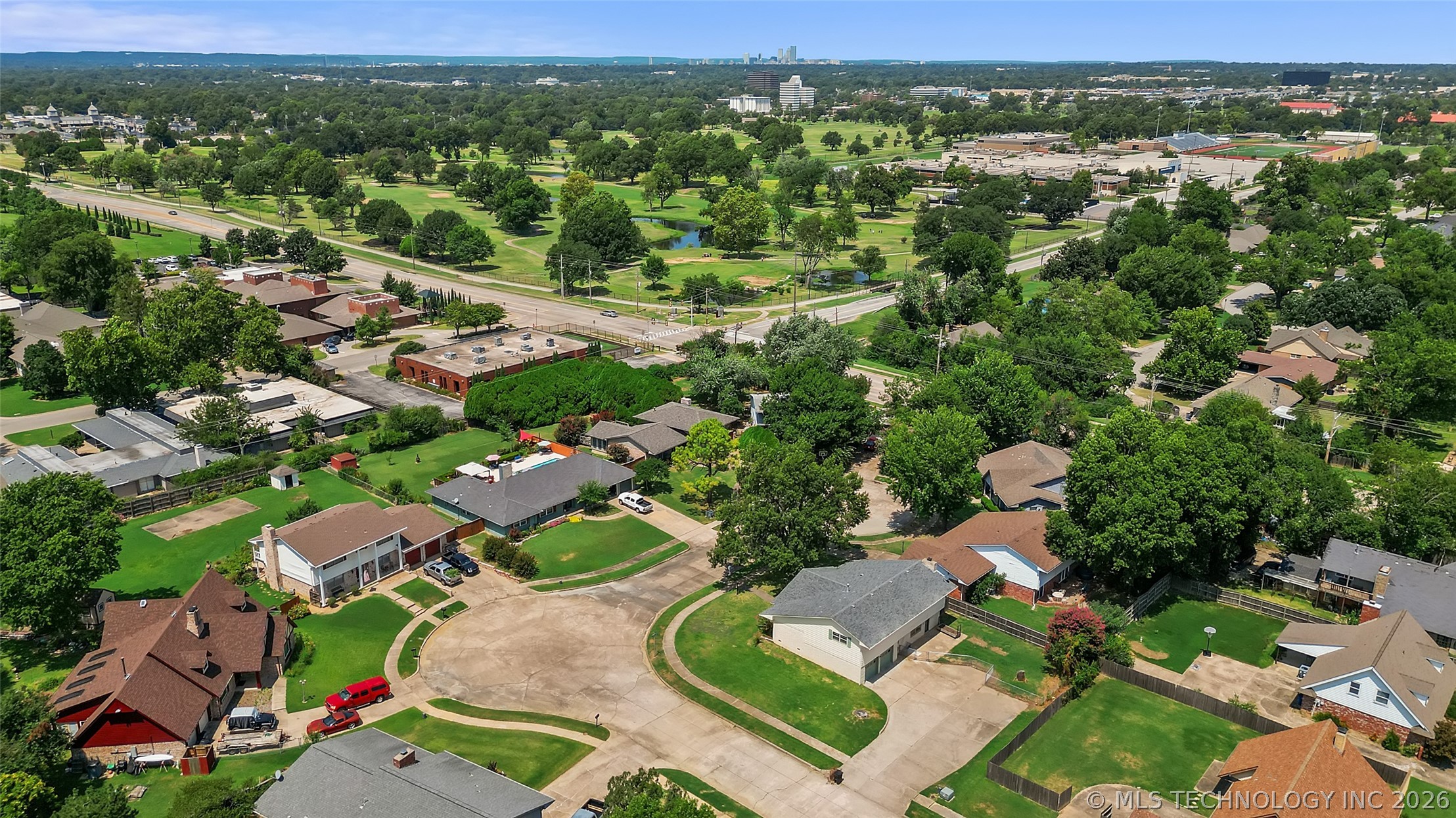 6119 S Hudson Place Property Photo 35